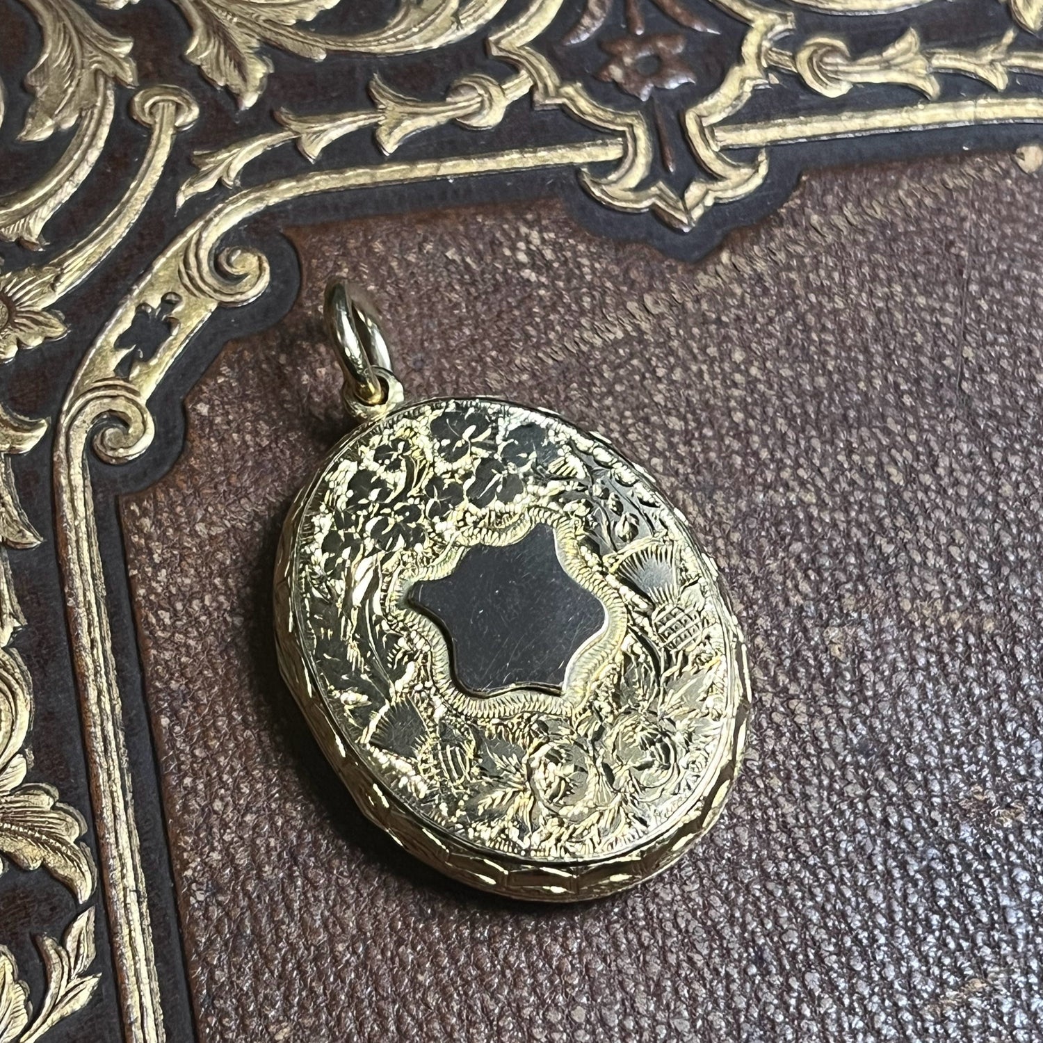 18k Gold 19th c. Floral Locket