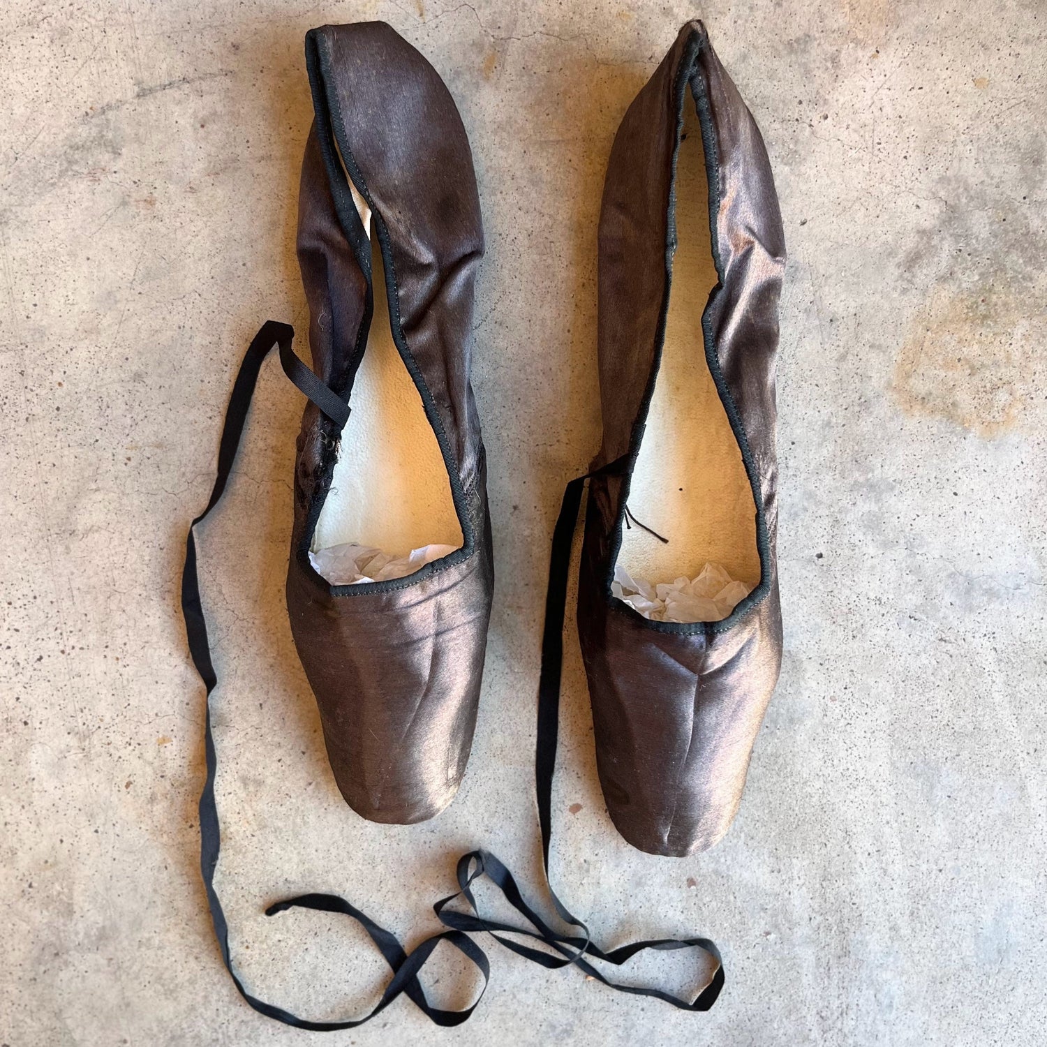 Early 19th c. Grey Silk Slippers