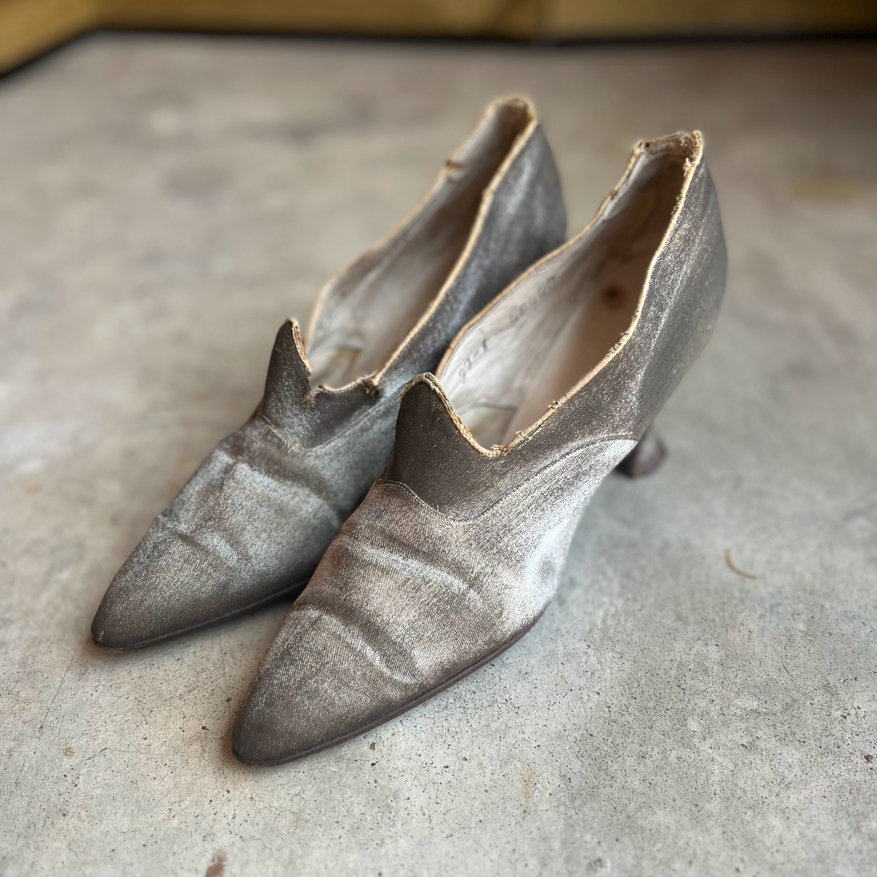 c. 1910s-1920s Lamé Pumps | Approx Sz 7