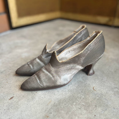 c. 1910s-1920s Lamé Pumps | Approx Sz 7