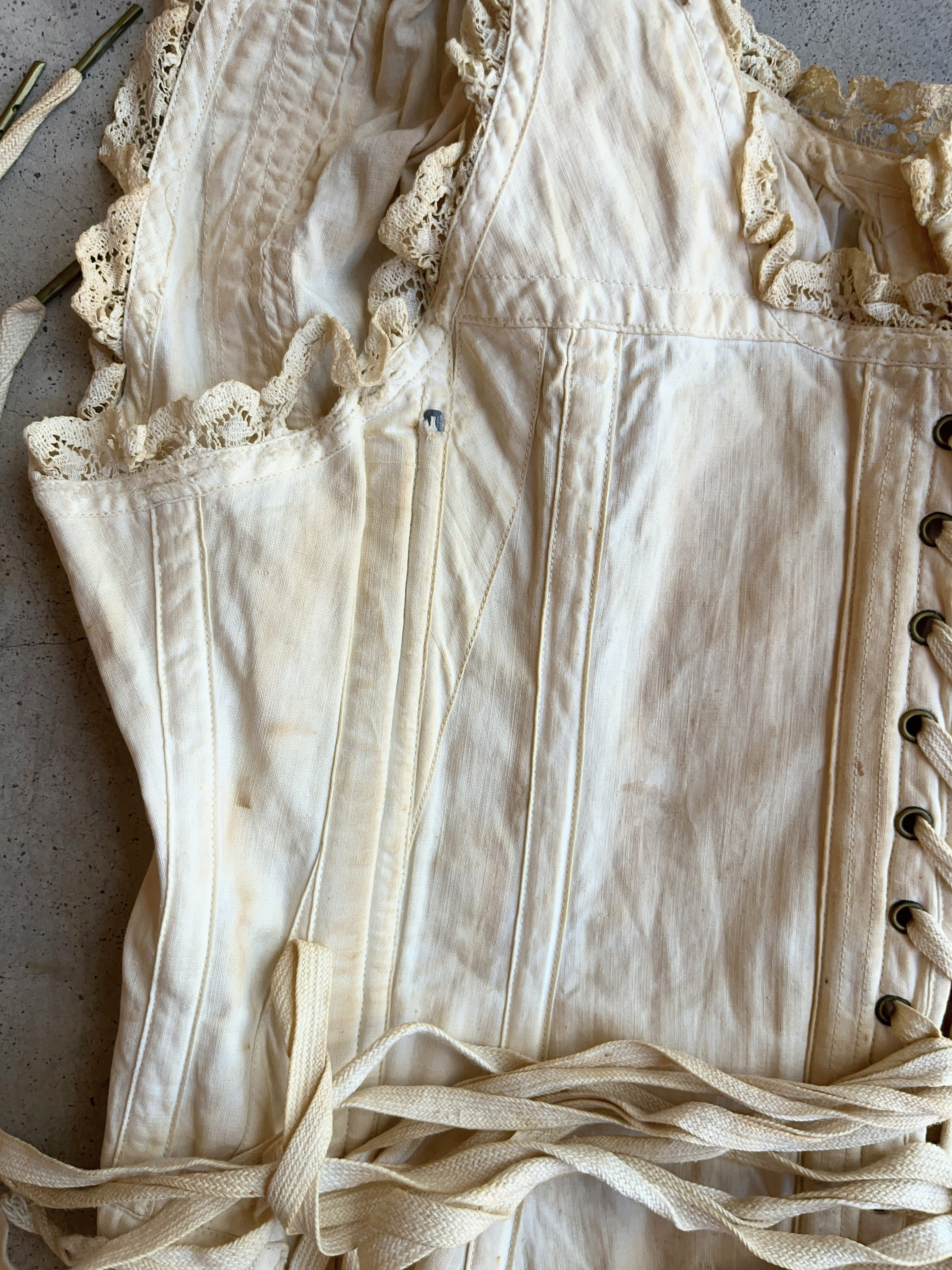 c. 1890s-1900s "Double V Waist" Front Button Corset