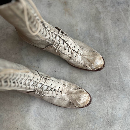 c. 1910s Cream Lace Up Boots | Approx Sz 6