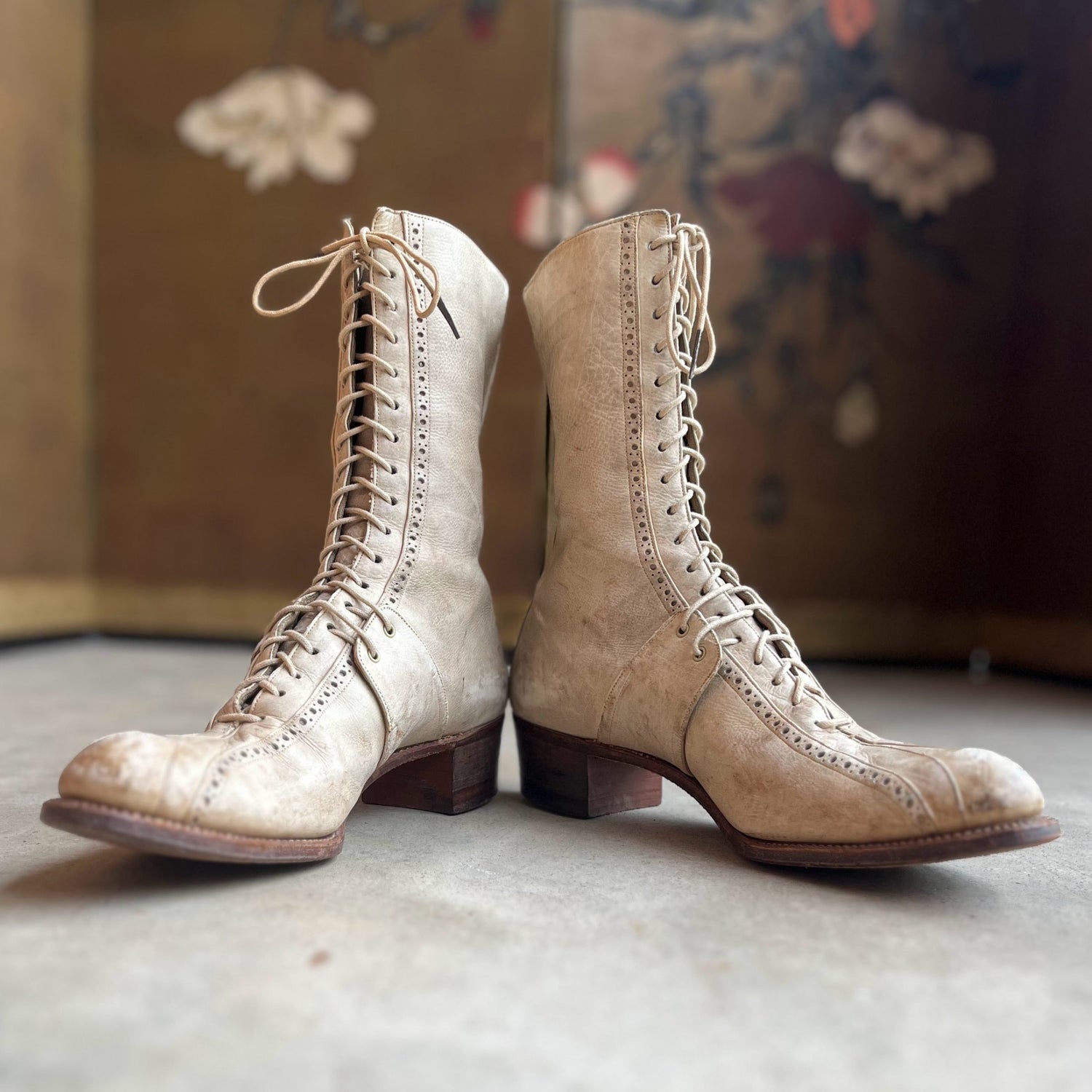 c. 1910s Cream Lace Up Boots | Approx Sz 6