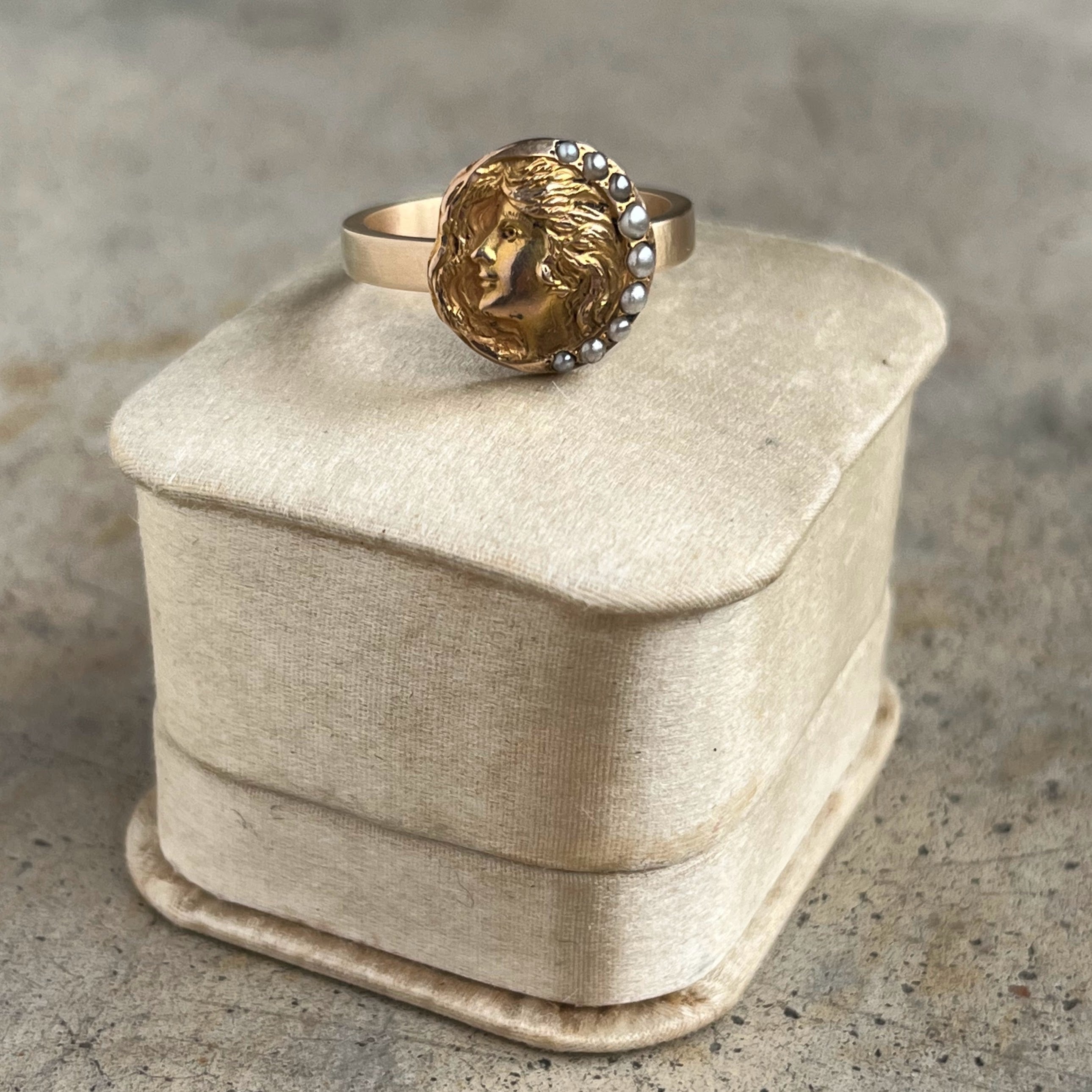 Early 20th c. Art Nouveau Crescent Moon Lady 10k Gold Ring