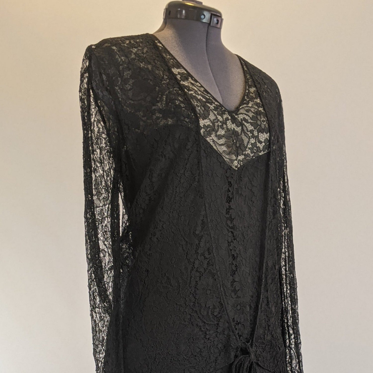 1930s Black Lace Long Sleeve Evening Gown