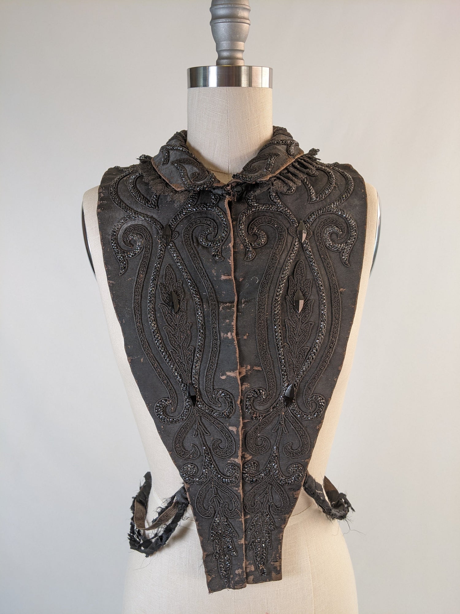 1880s Beaded Collar
