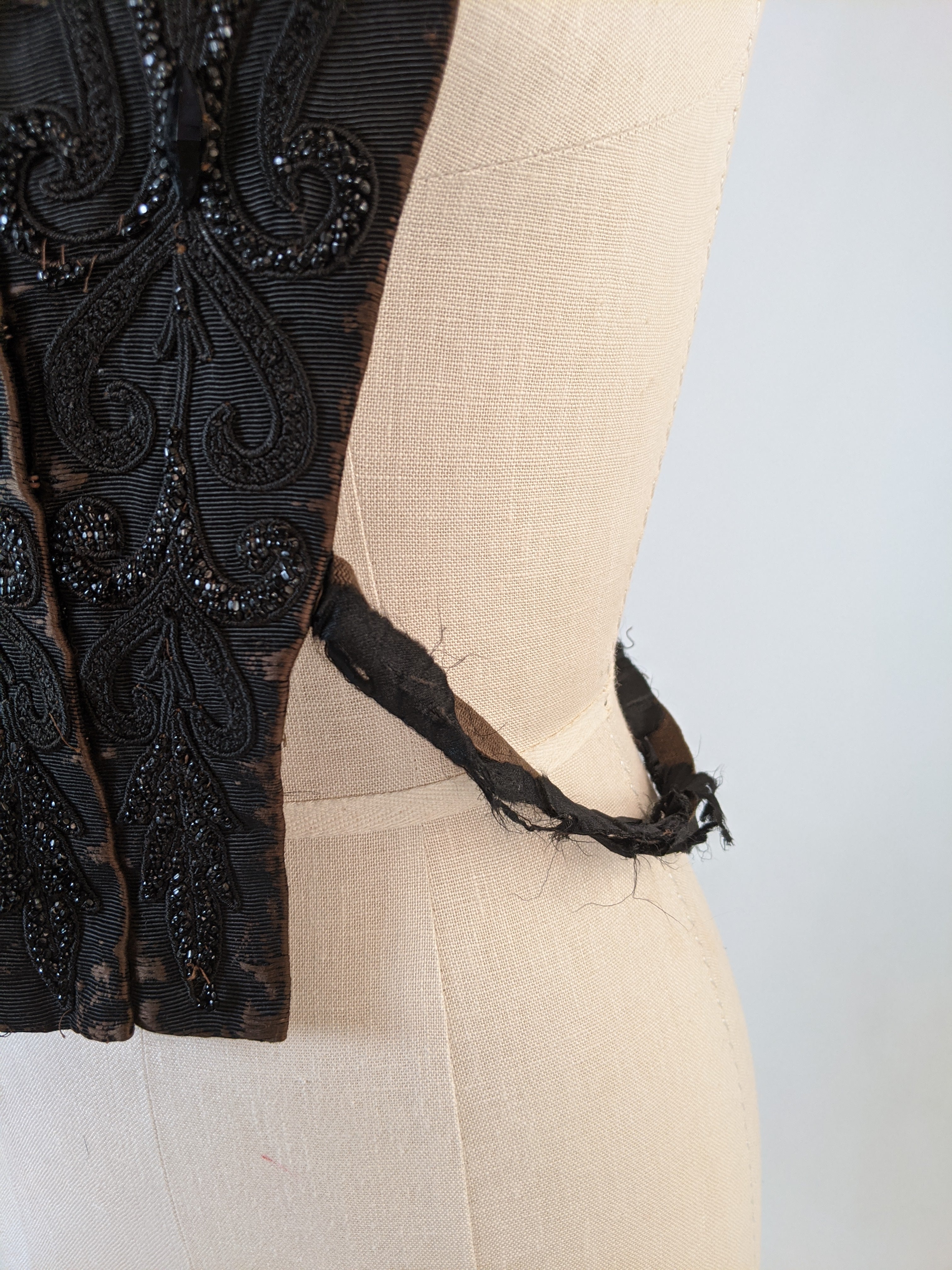 1880s Beaded Collar