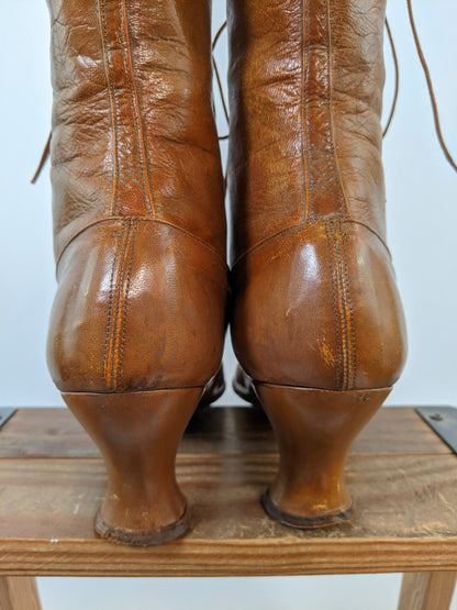 1910s Tan Lace Up Boots | Sz 8-8.5