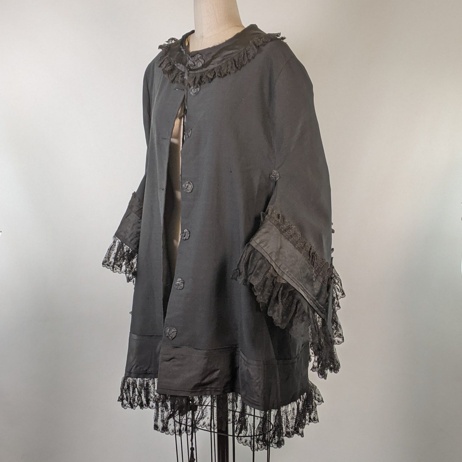 1880s Lace Trimmed Mantle
