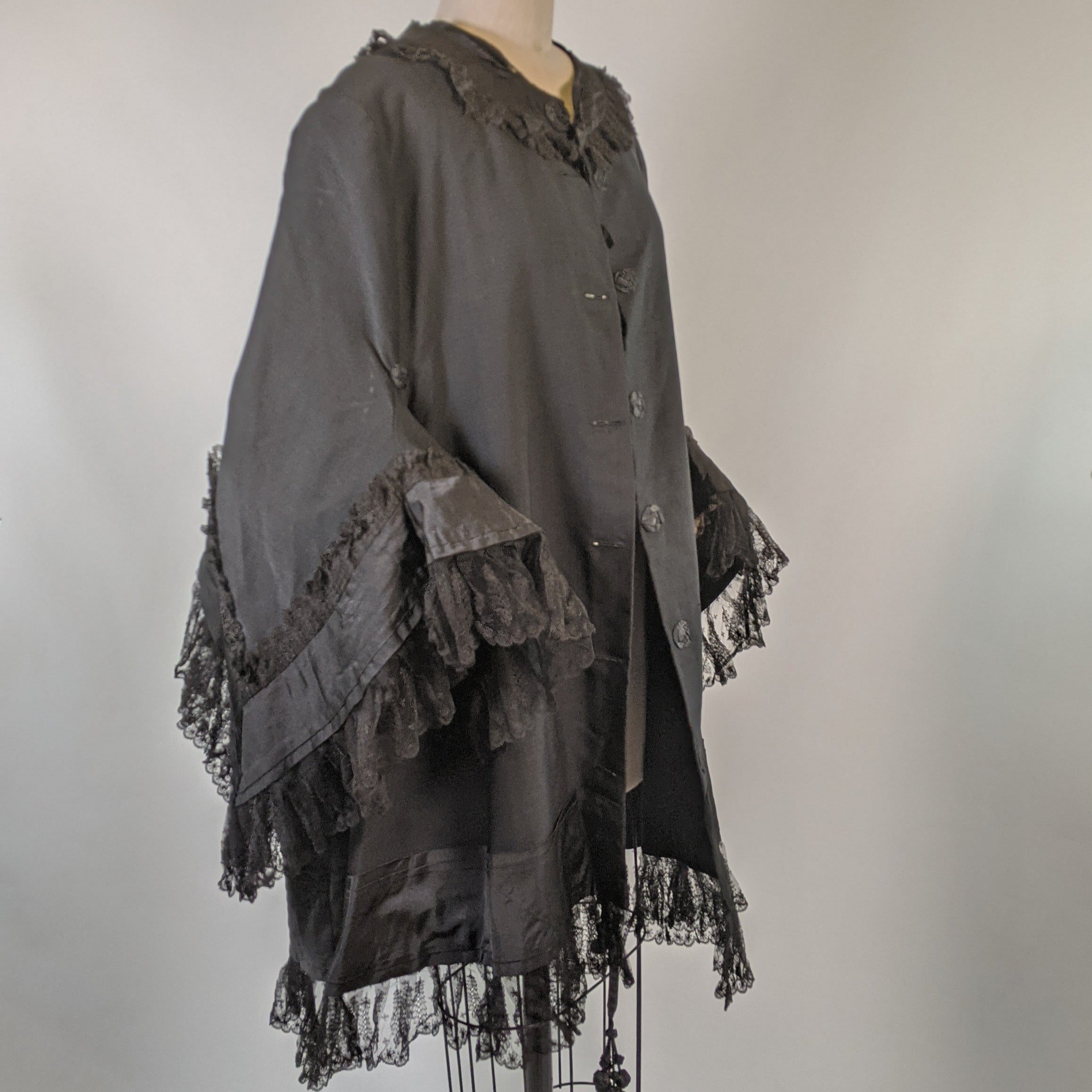 1880s Lace Trimmed Mantle