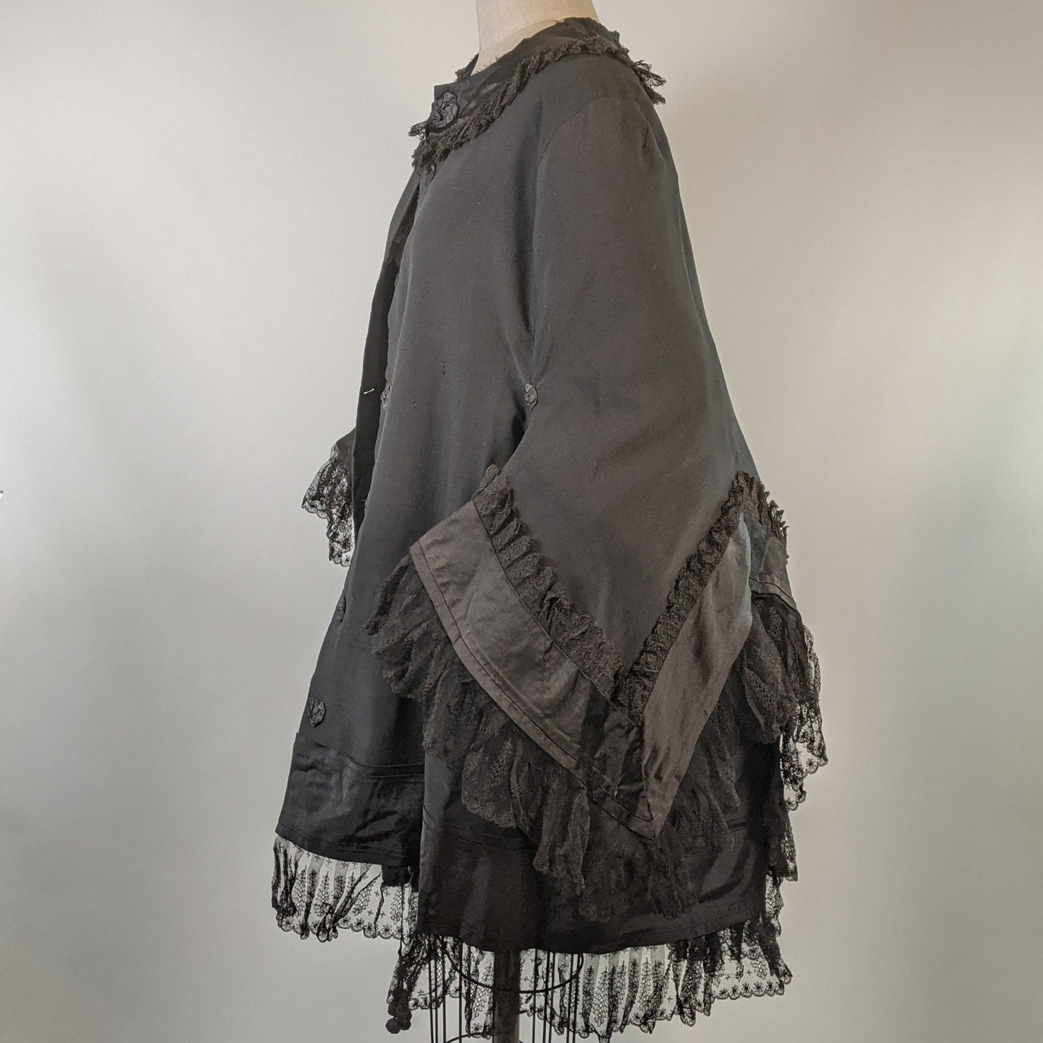 1880s Lace Trimmed Mantle