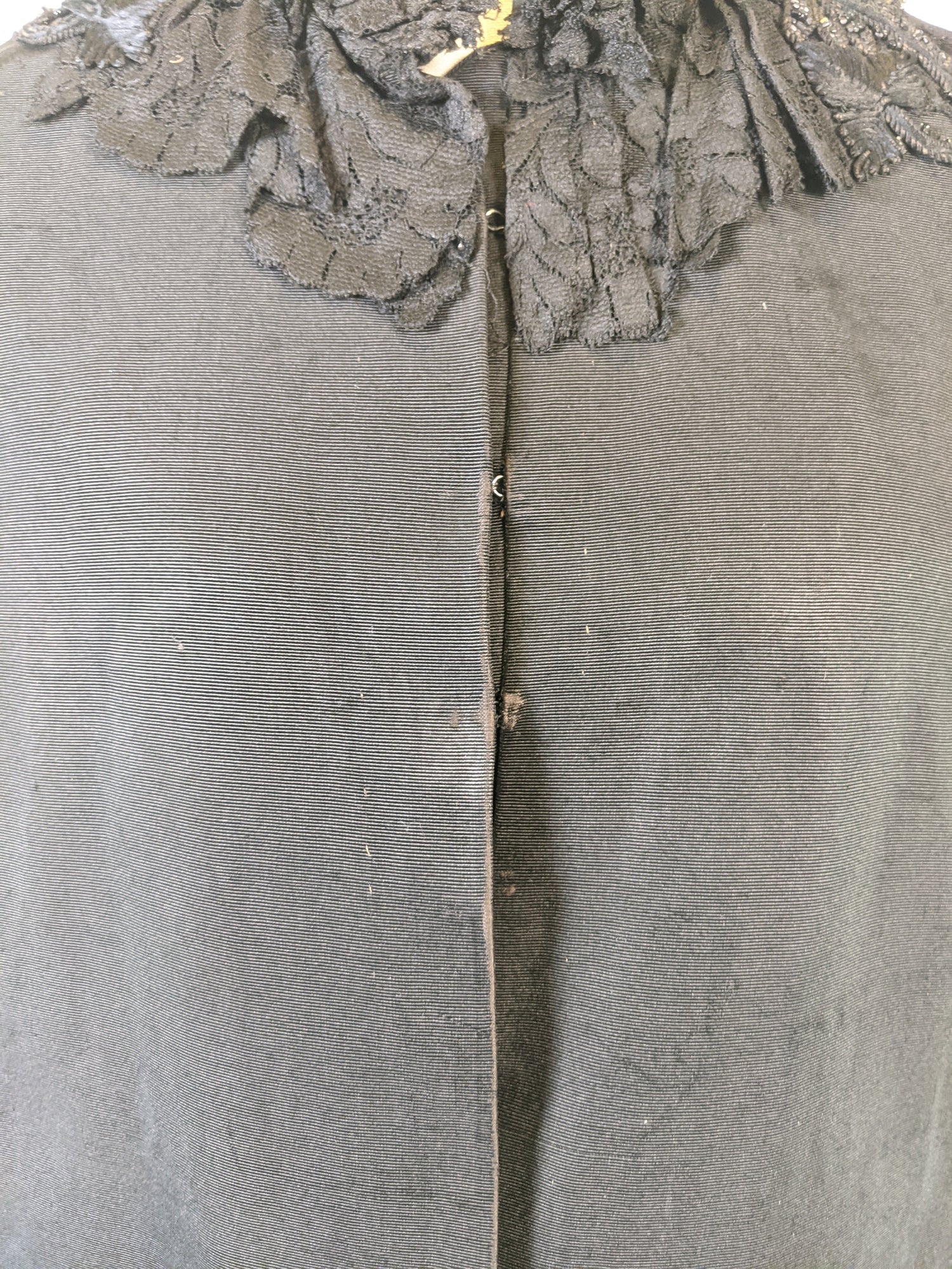 1880s Ivy Leaf Mantle