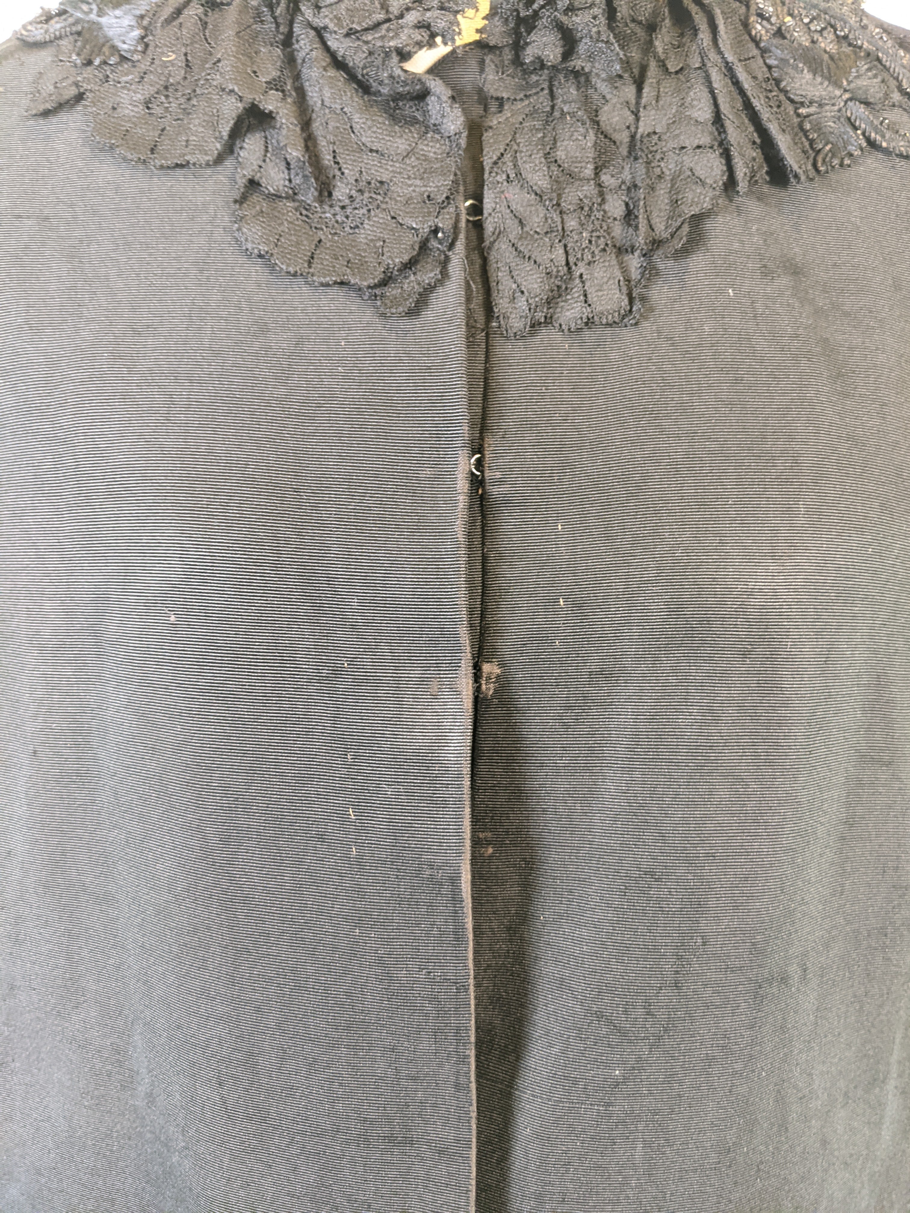 1880s Ivy Leaf Mantle
