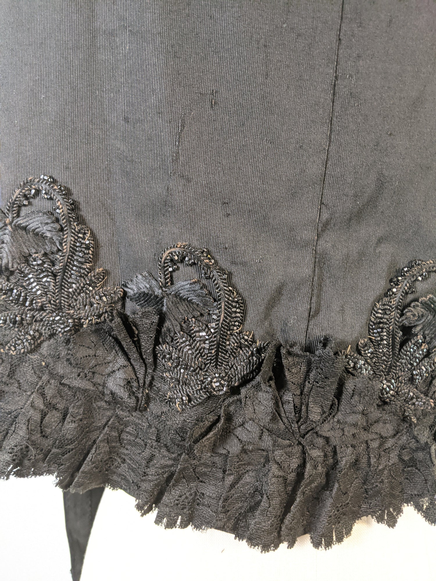 1880s Ivy Leaf Mantle