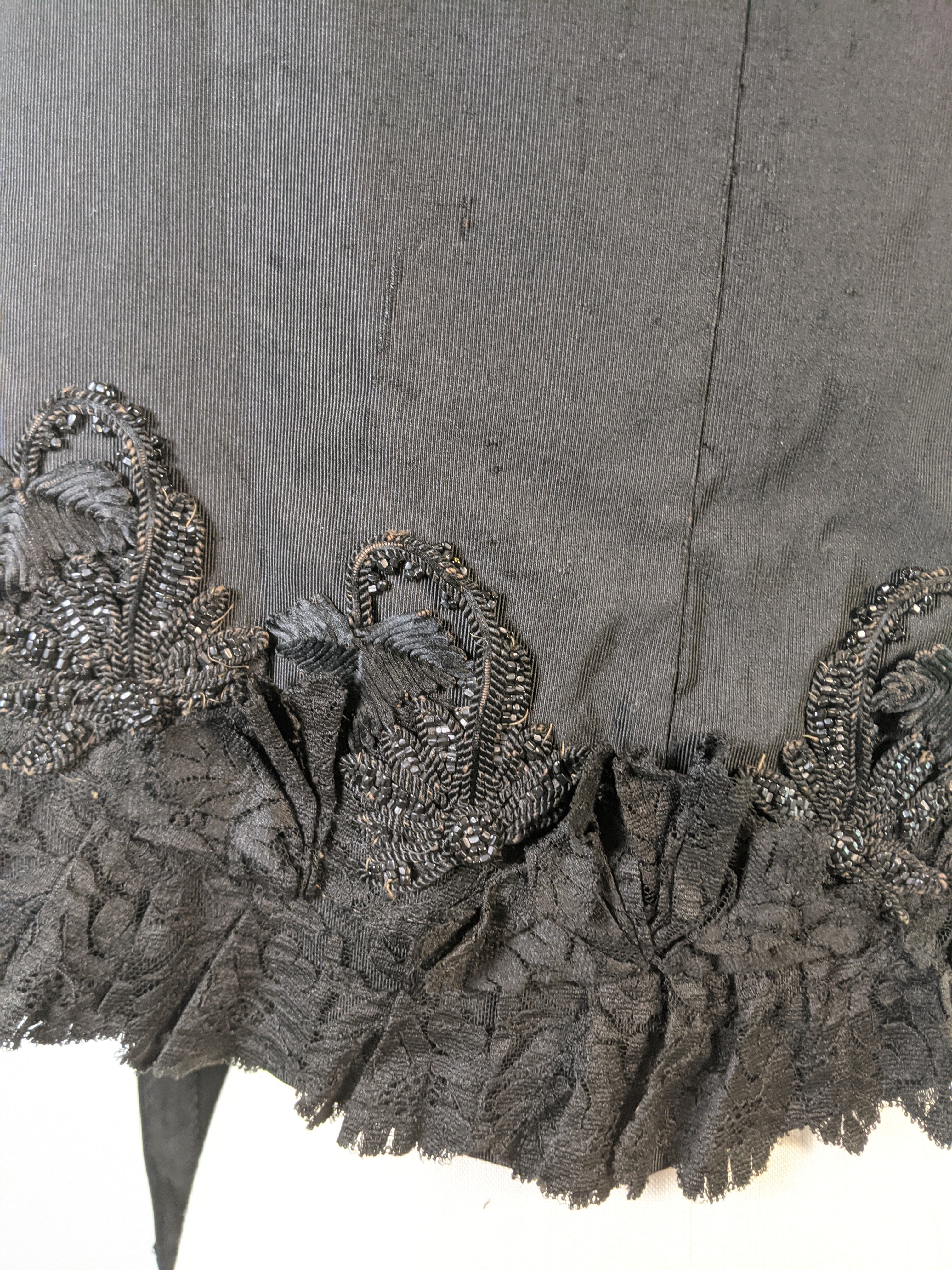 1880s Ivy Leaf Mantle