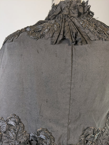 1880s Ivy Leaf Mantle