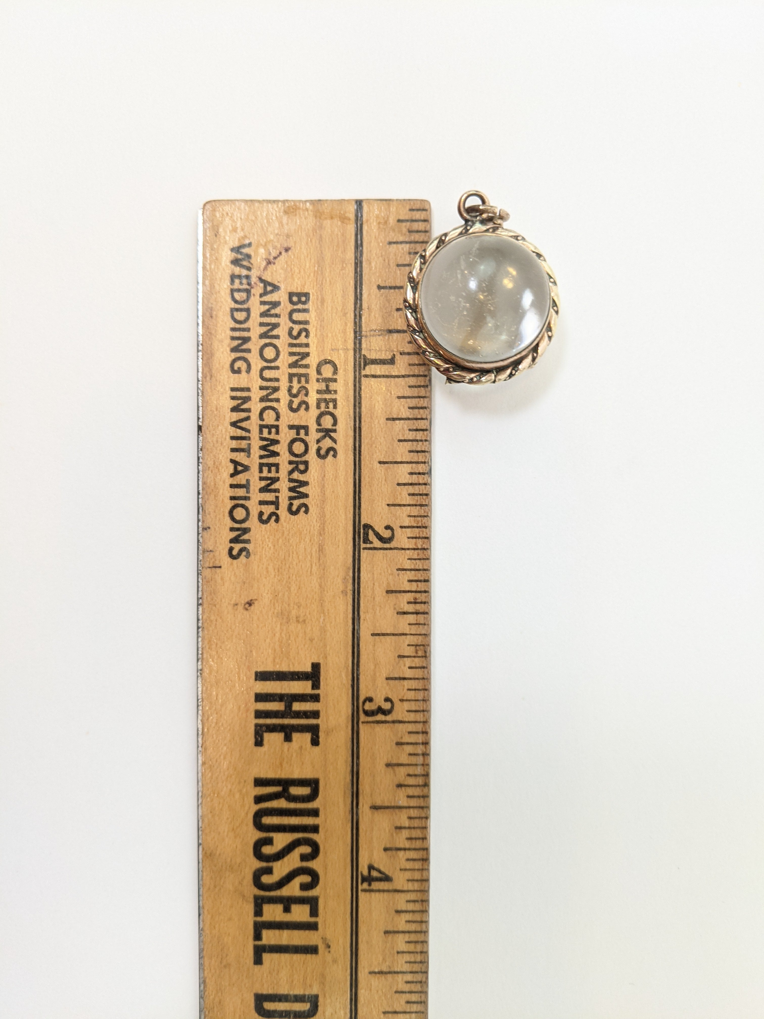 Victorian Pools of Light Locket⁣