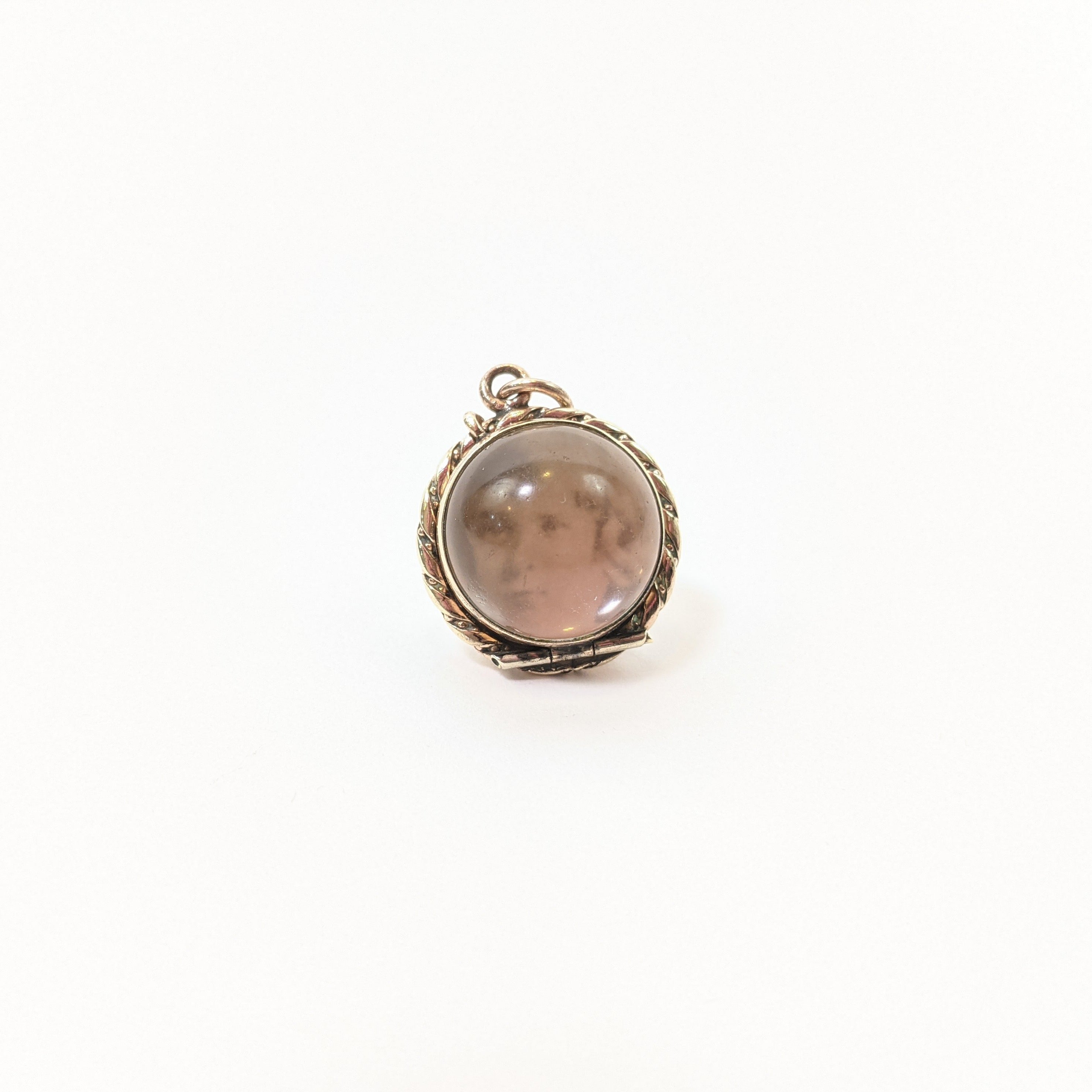 Victorian Pools of Light Locket⁣