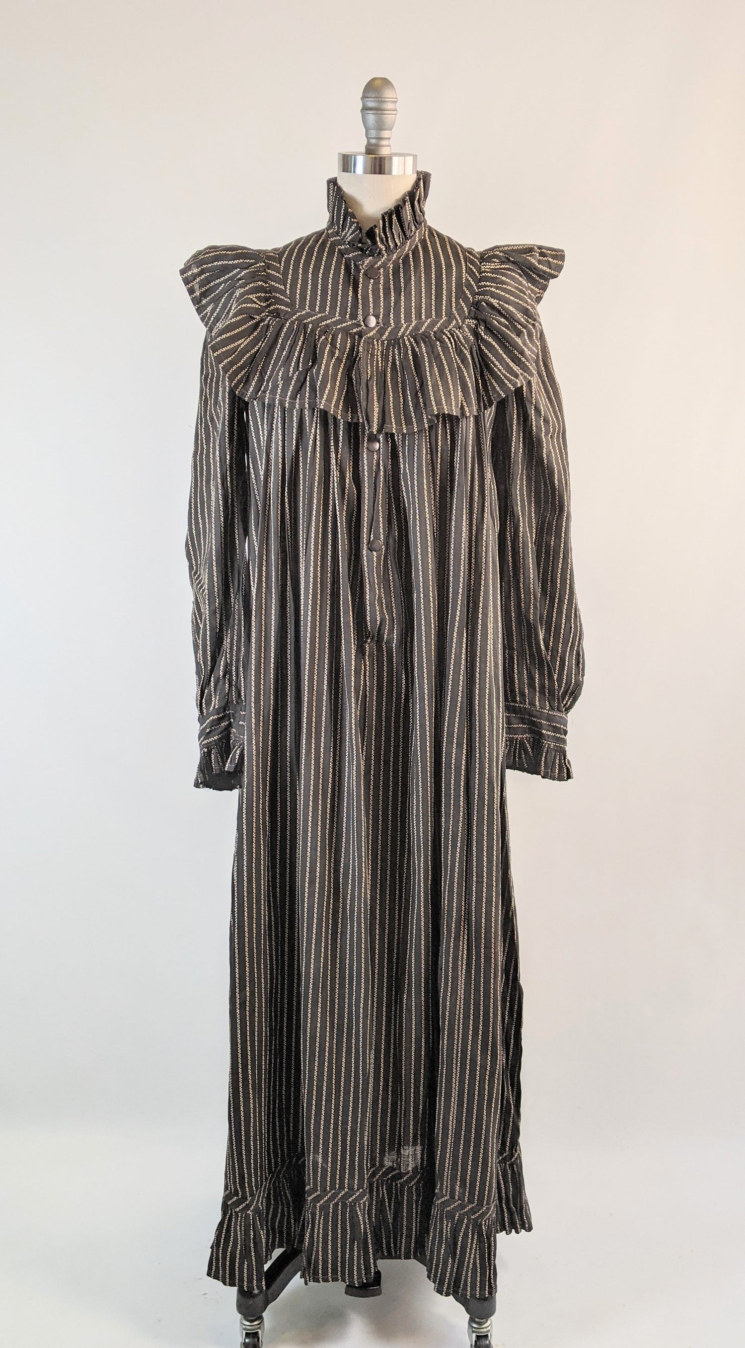 Late 1890s-1900 Wrapper Dress