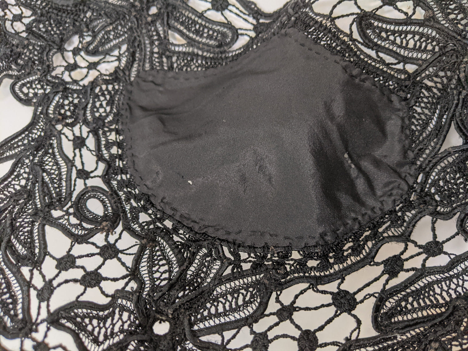 1890s-1900s Black Lace Collar