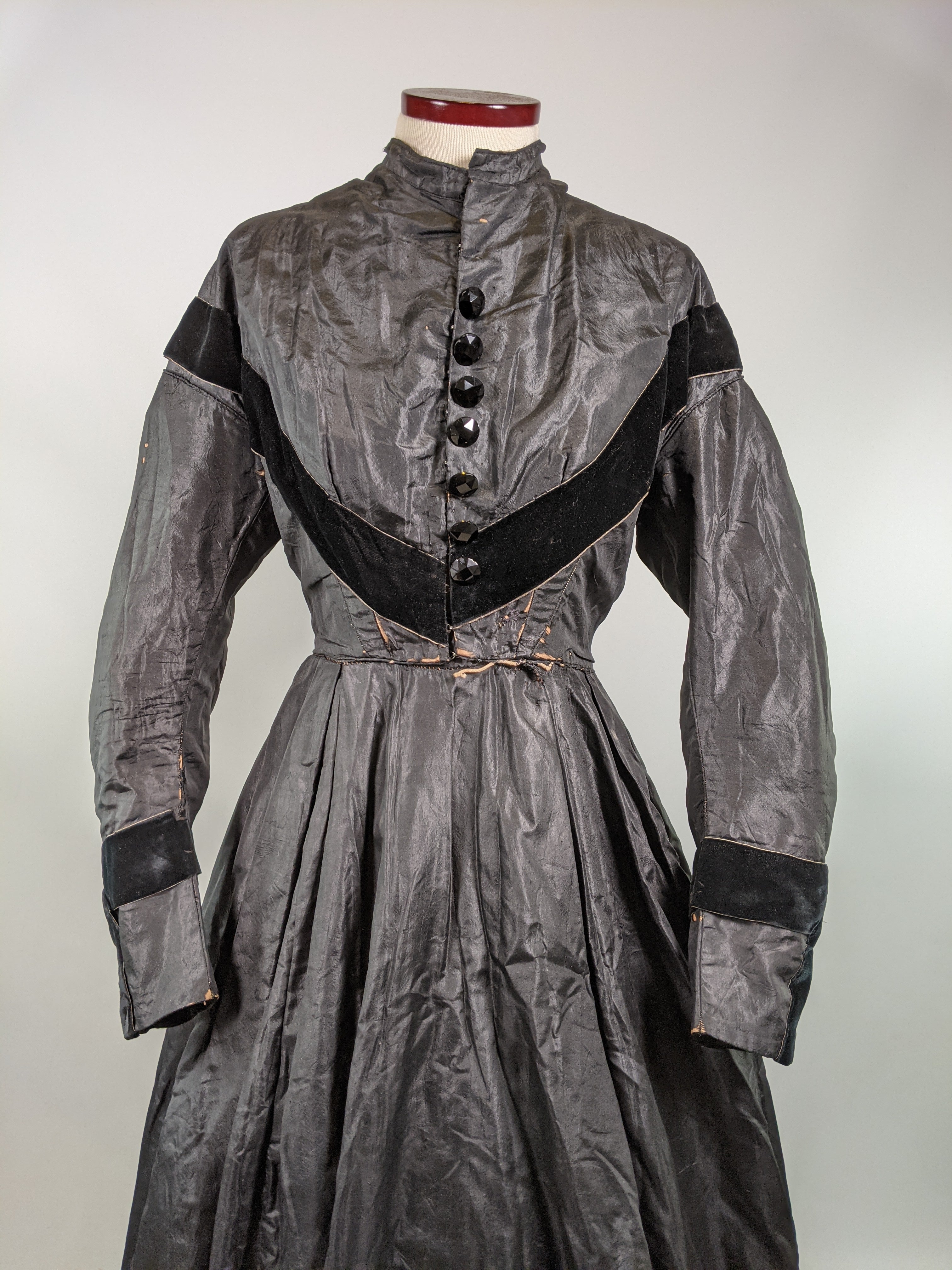 1860s Mourning Dress