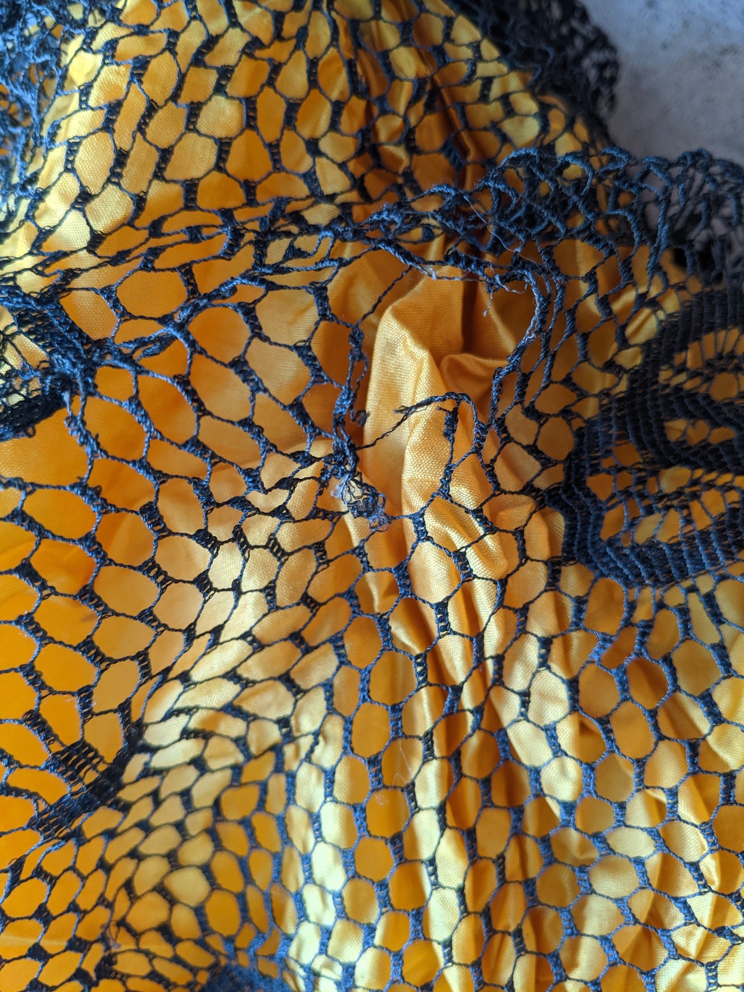 1904-1905 Yellow + Black Silk Bodice