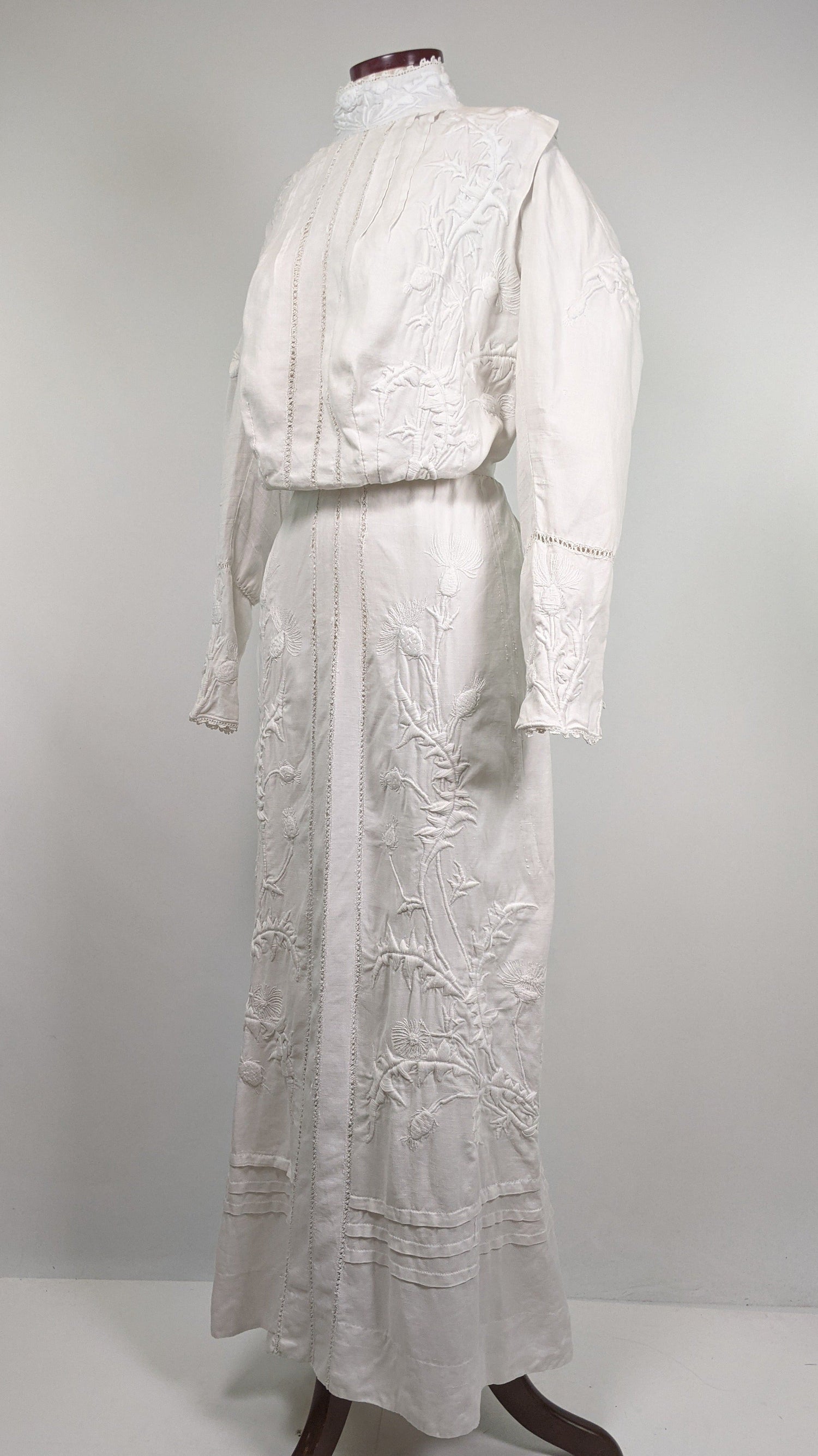1900s Thistle Linen Dress