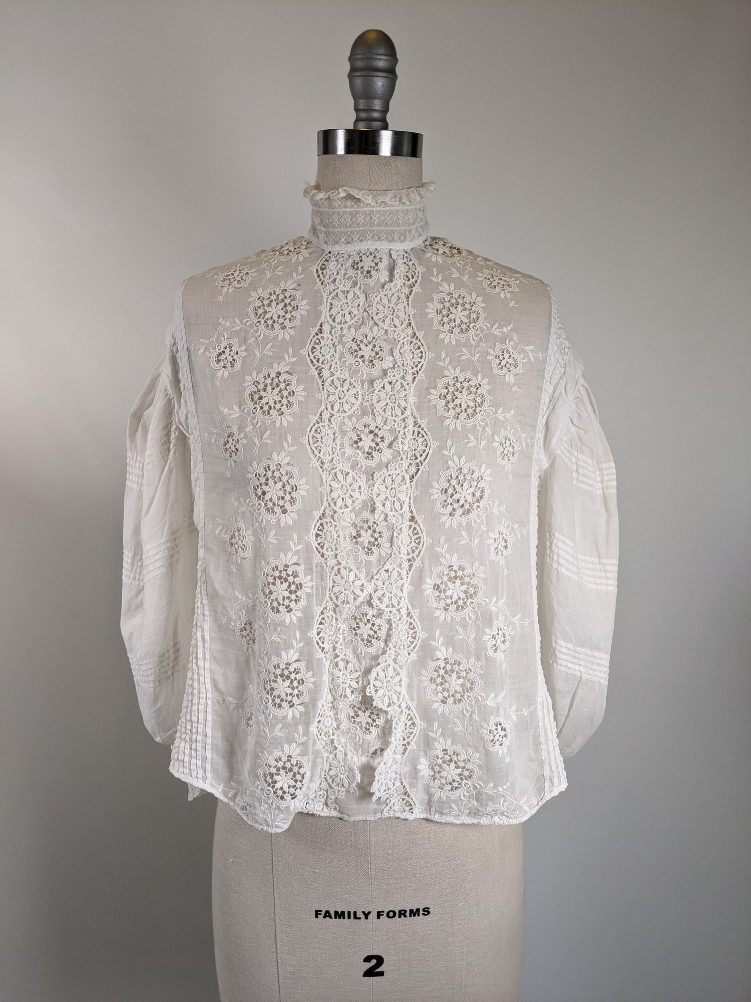 1900s White Lace Shirtwaist