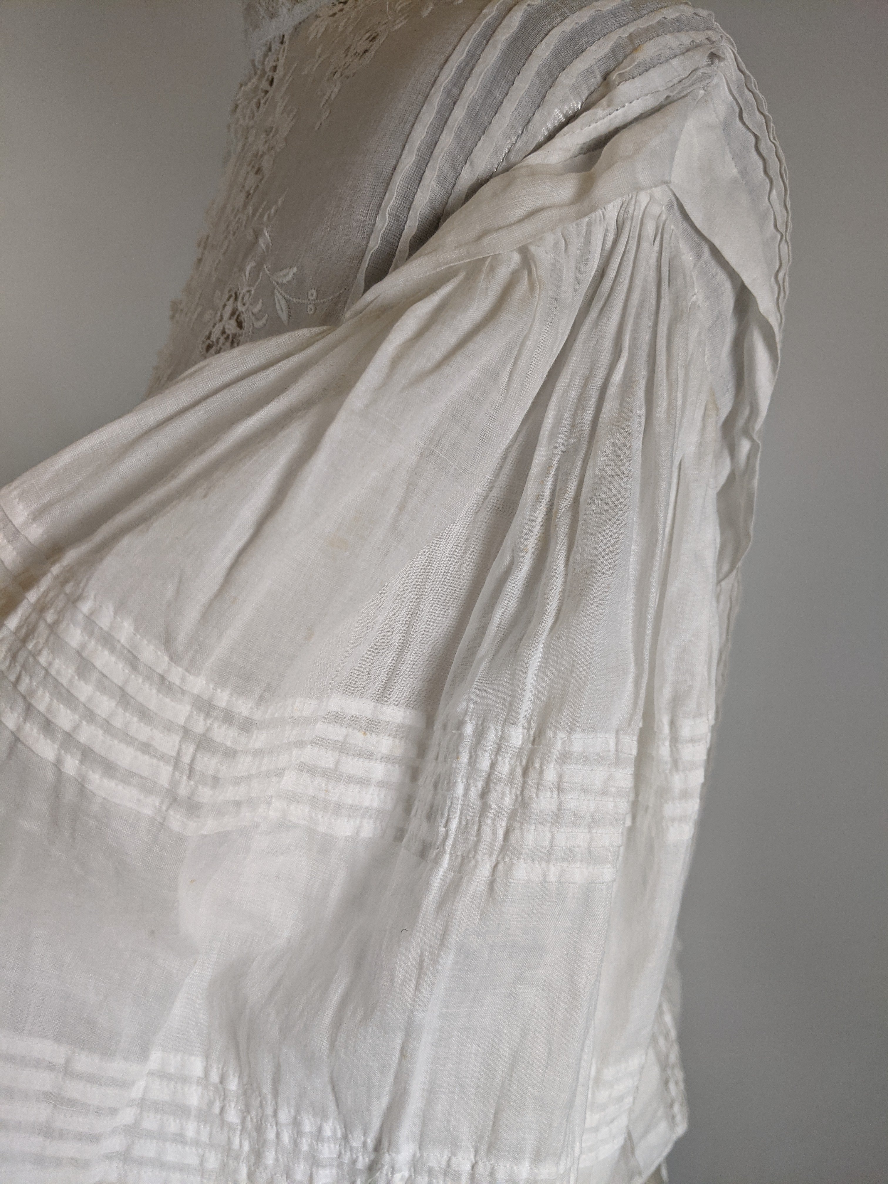 1900s White Lace Shirtwaist