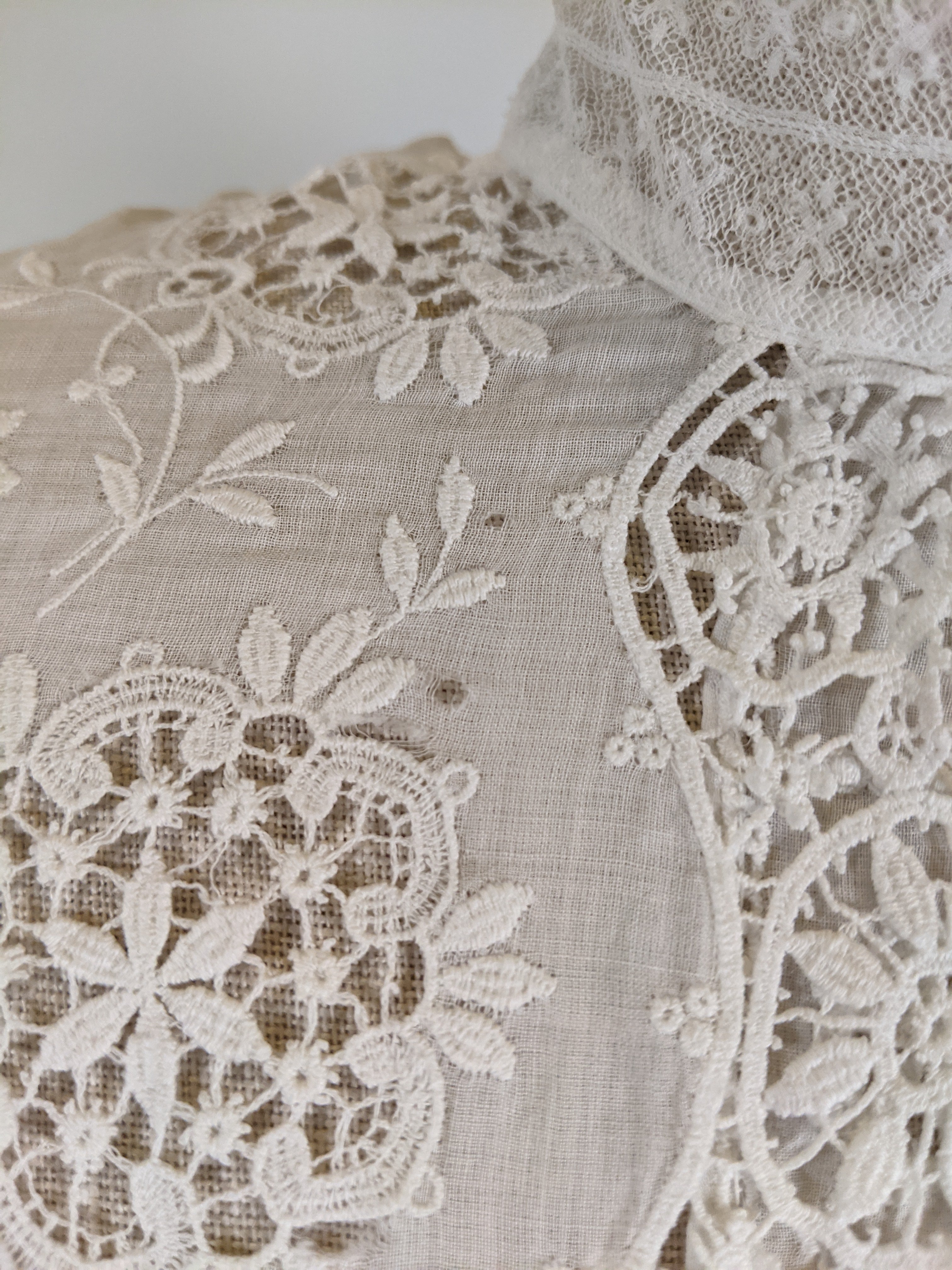 1900s White Lace Shirtwaist