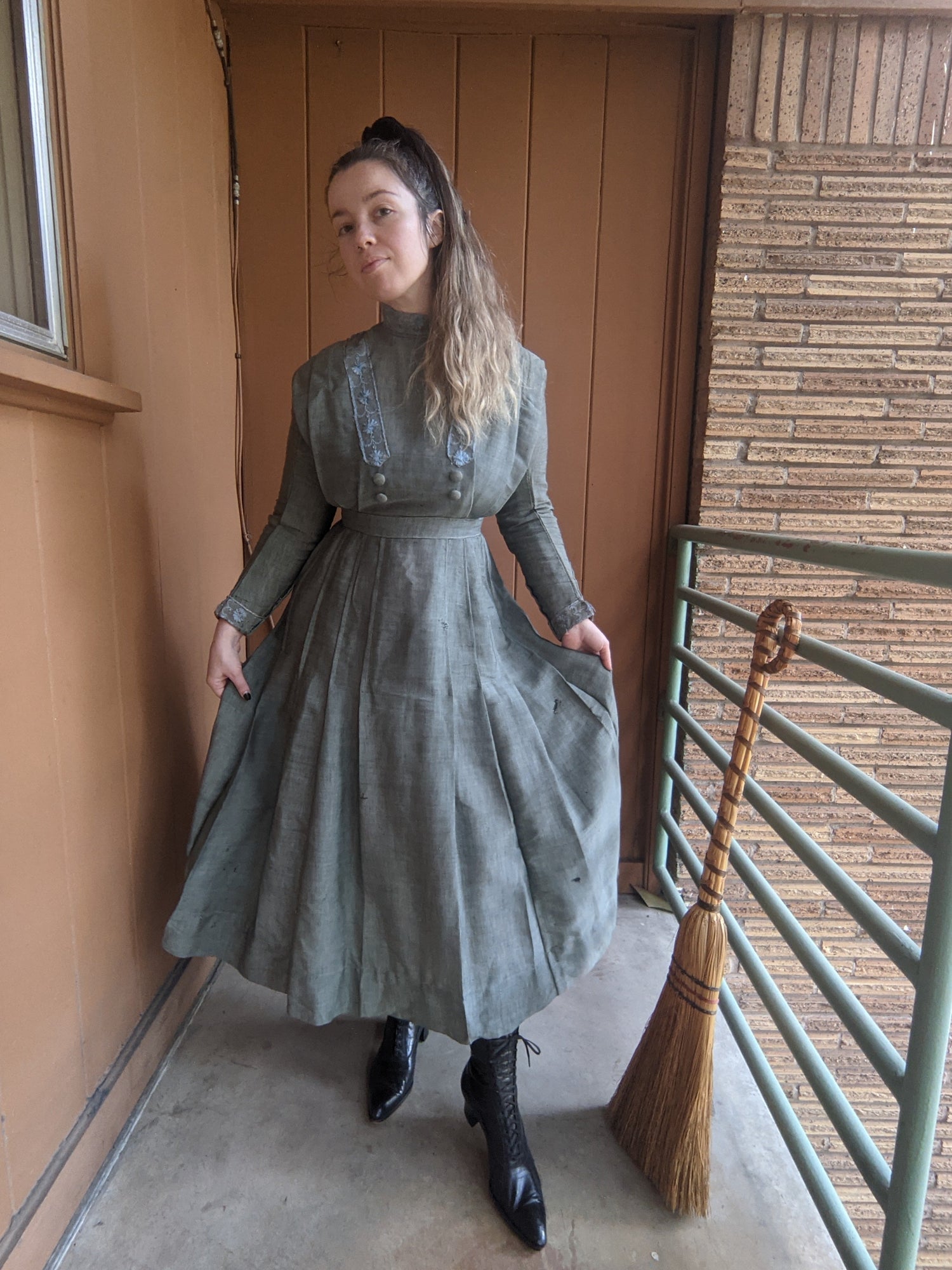 1900s Green Dress