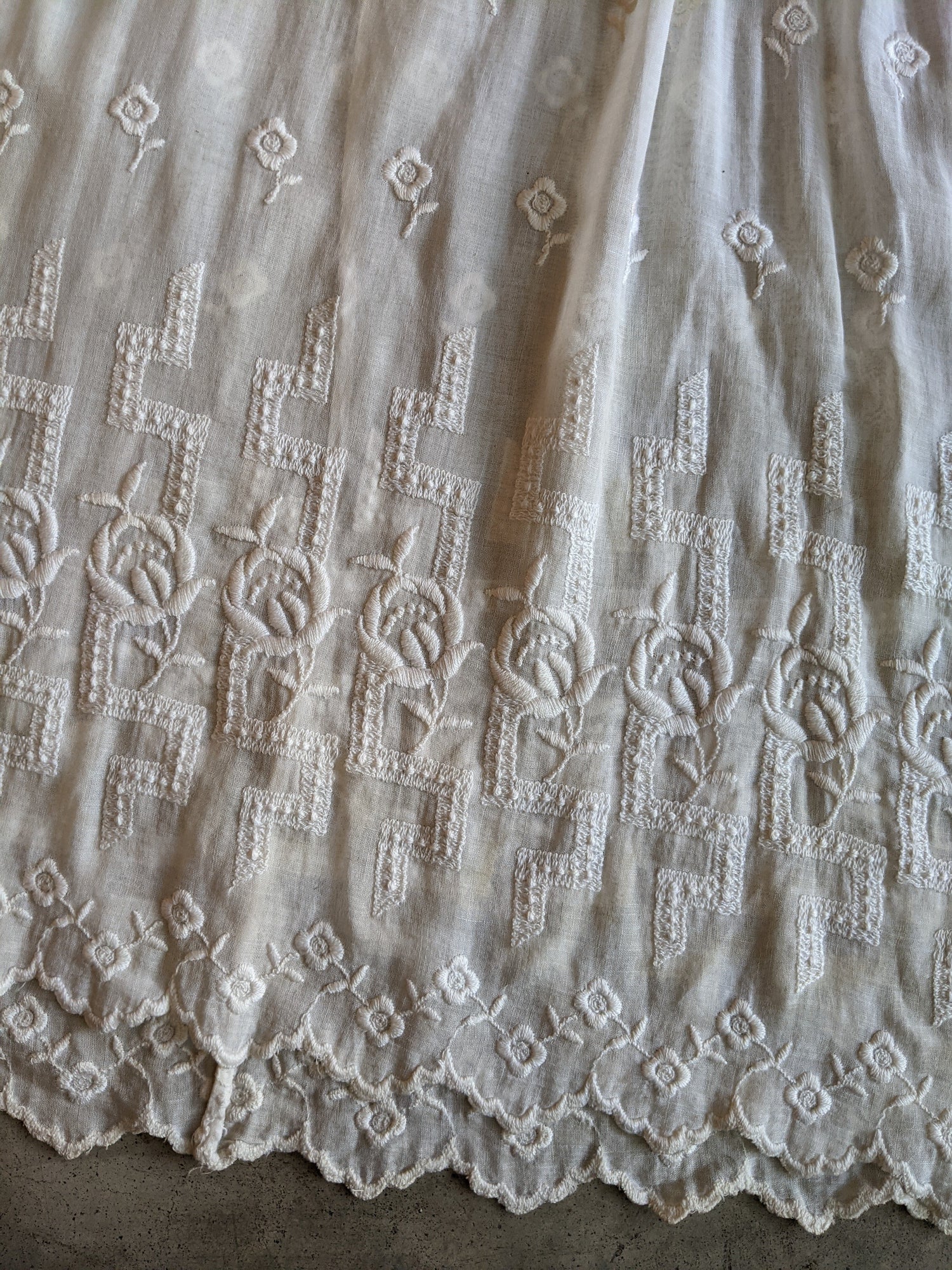 1910s Embroidered Cotton Dress | 30" Waist