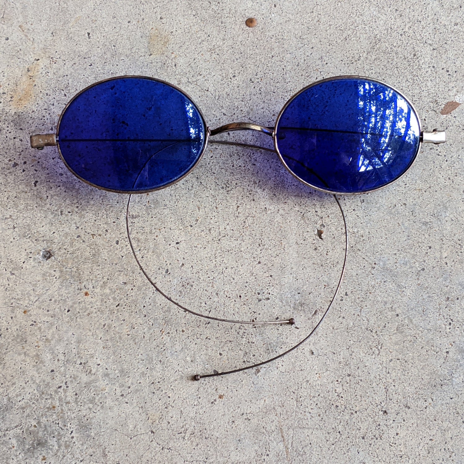 Cobalt Blue 1890s-1900s Tinted Glasses 