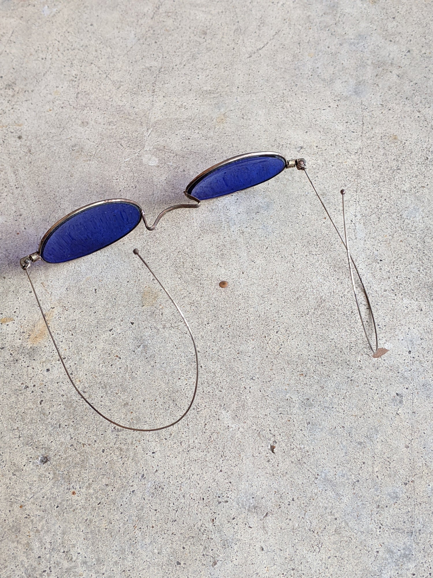 Cobalt Blue 1890s-1900s Tinted Glasses 
