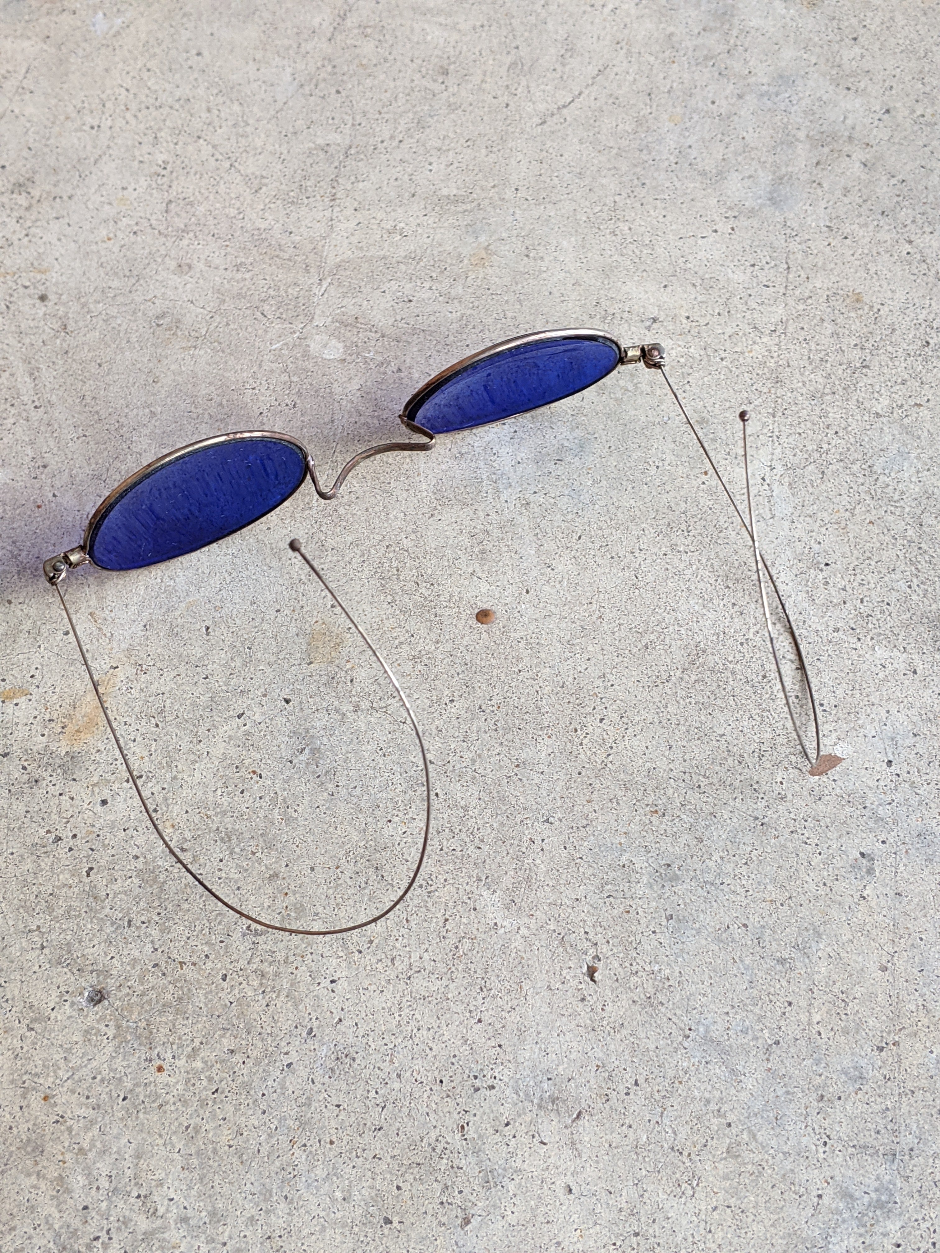 Cobalt Blue 1890s-1900s Tinted Glasses 