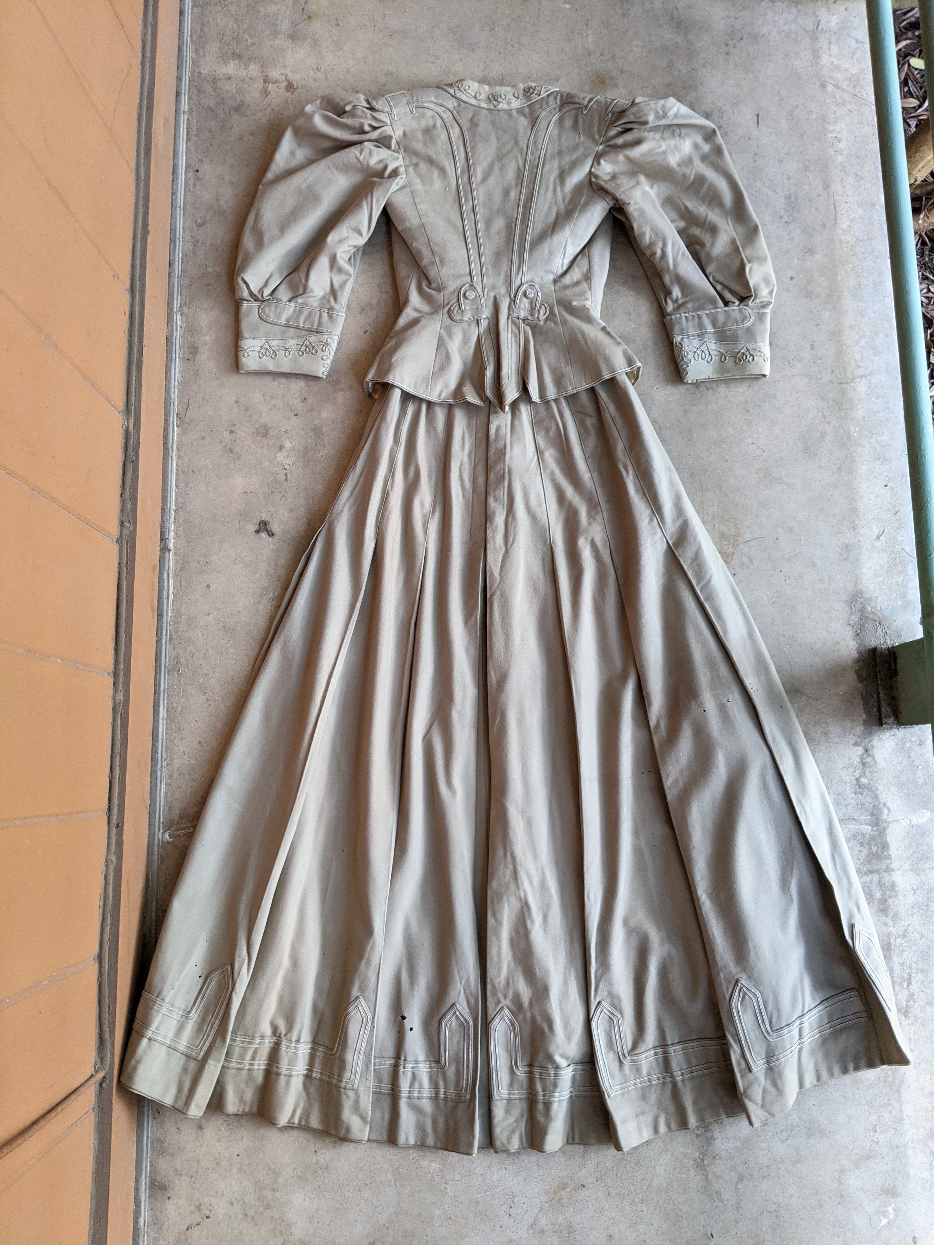 1905-1906 Grey Wool Ensemble | Study + Display