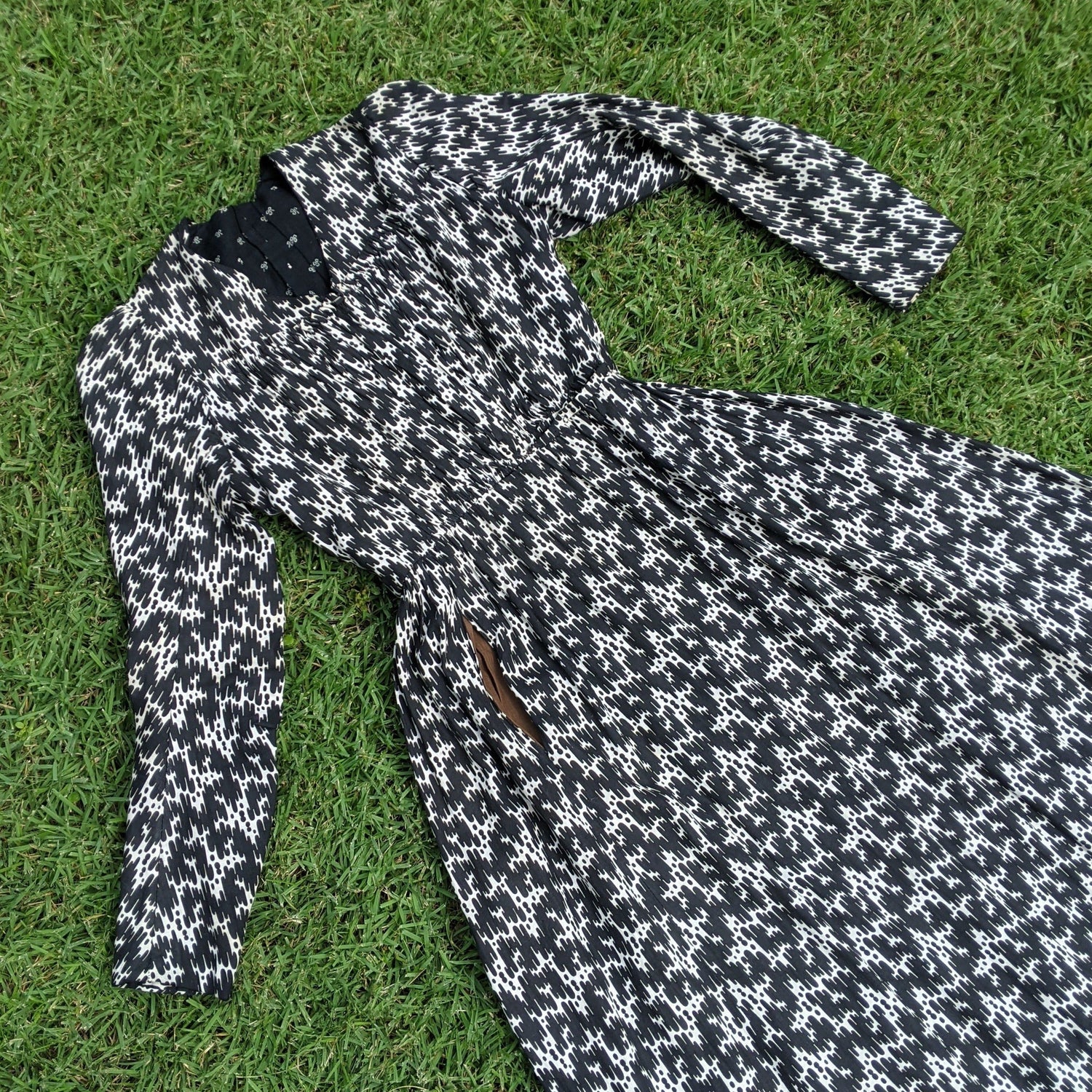 C. 1899 to Early 1900s Cotton Wrapper Dress
