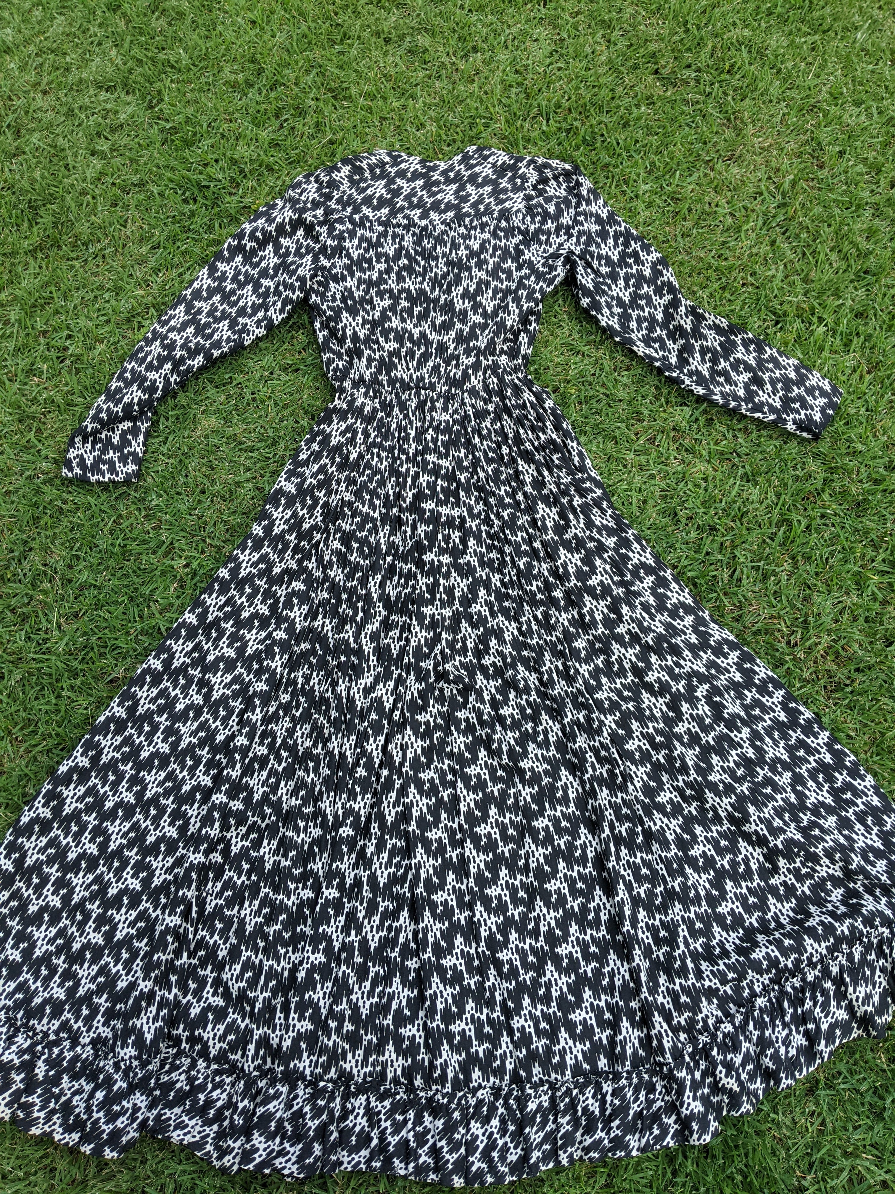 C. 1899 to Early 1900s Cotton Wrapper Dress
