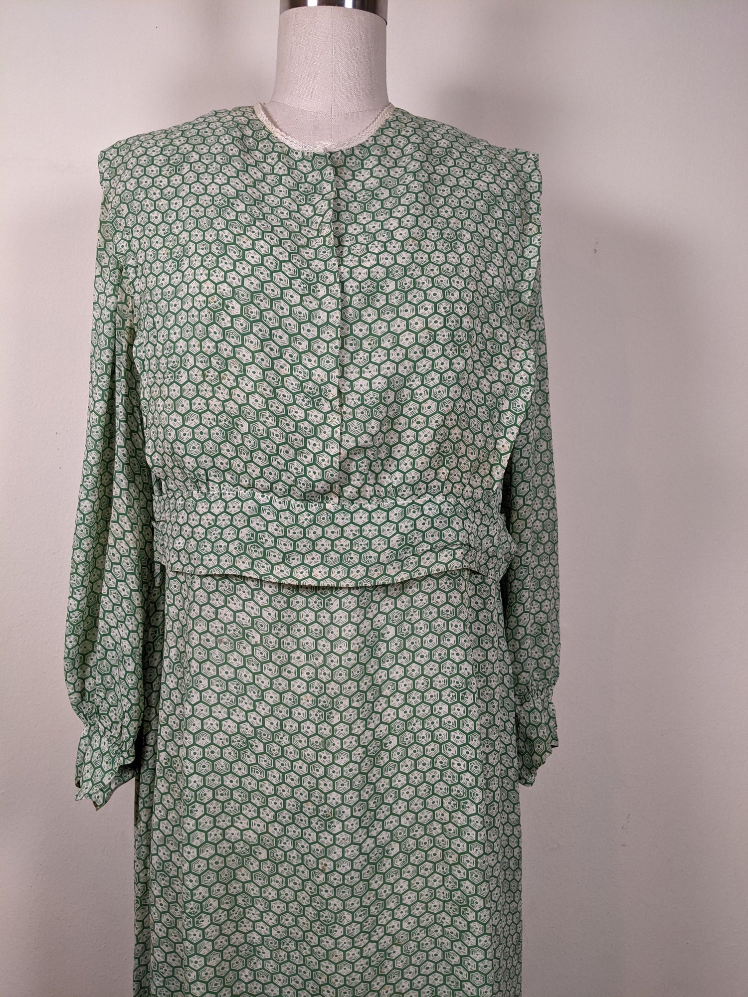1930s Rayon Spiderweb Novelty Print Dress