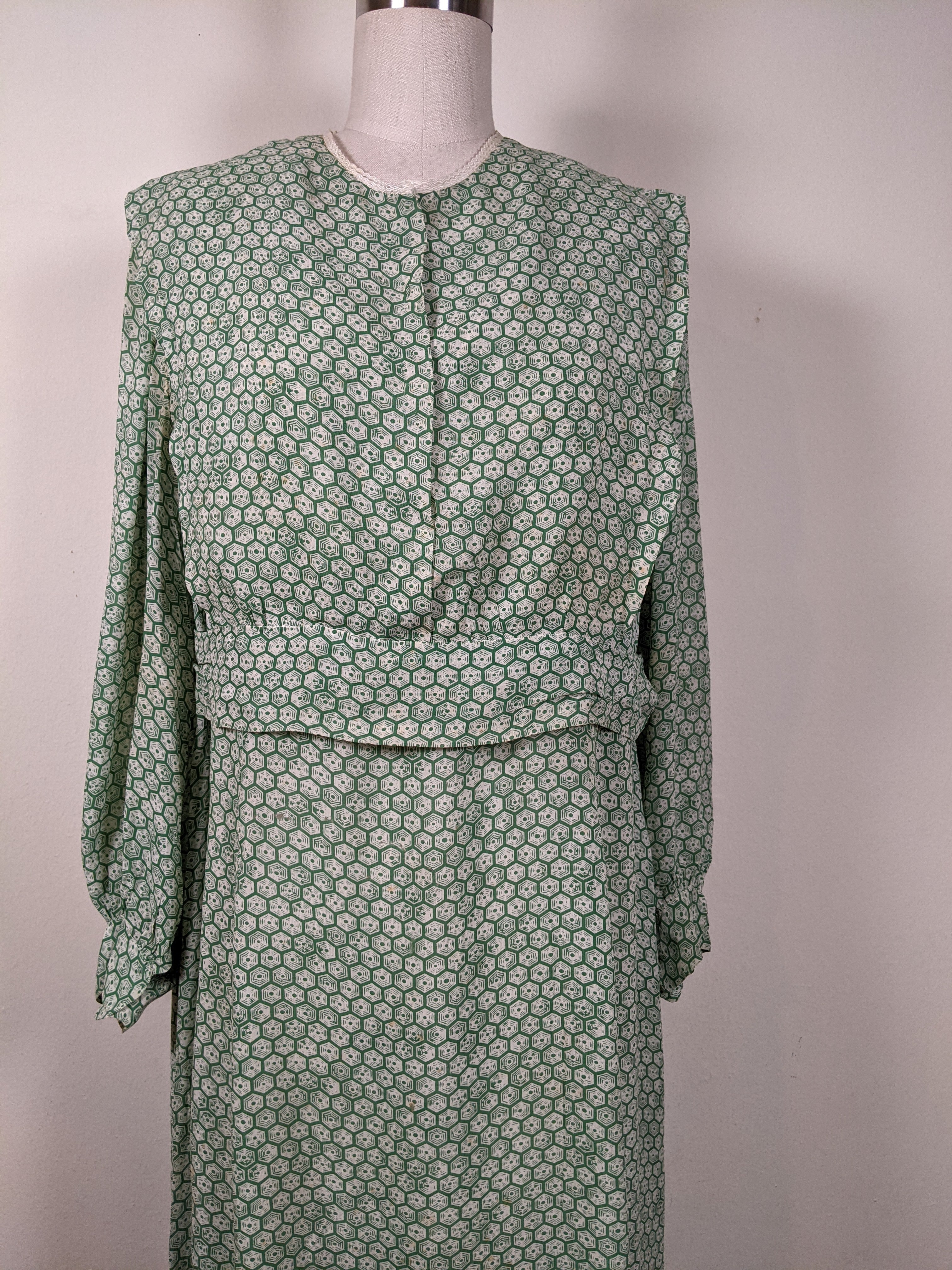 1930s Rayon Spiderweb Novelty Print Dress