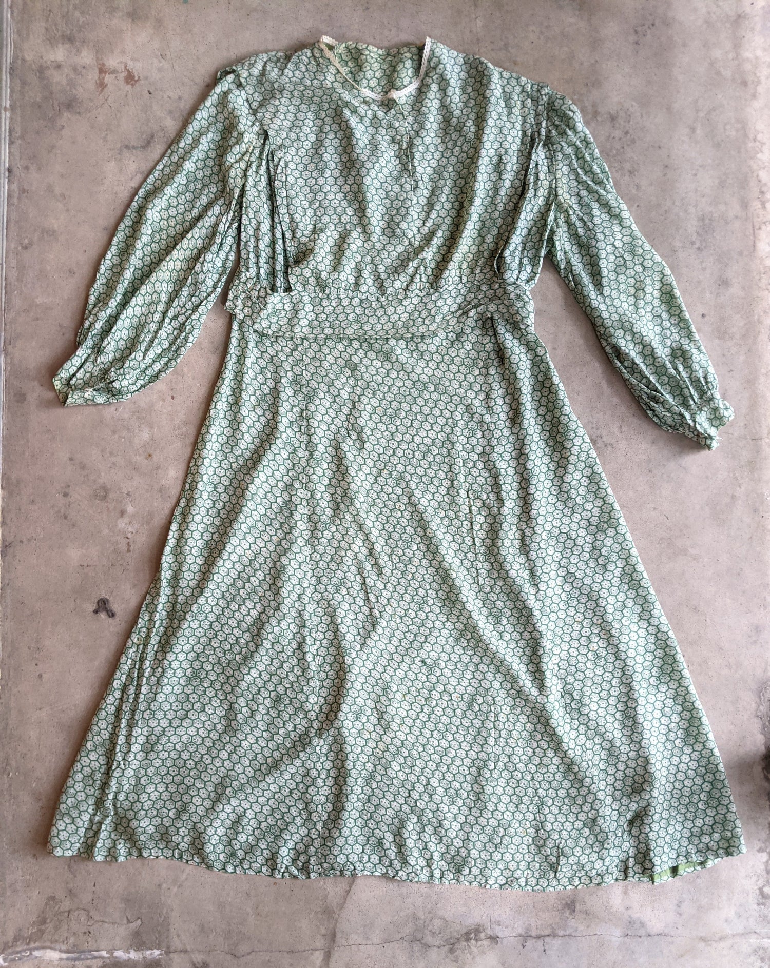 1930s Rayon Spiderweb Novelty Print Dress