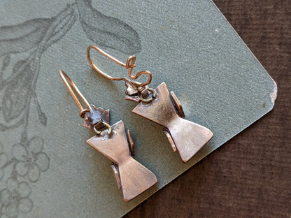 1890s Hourglass Earrings