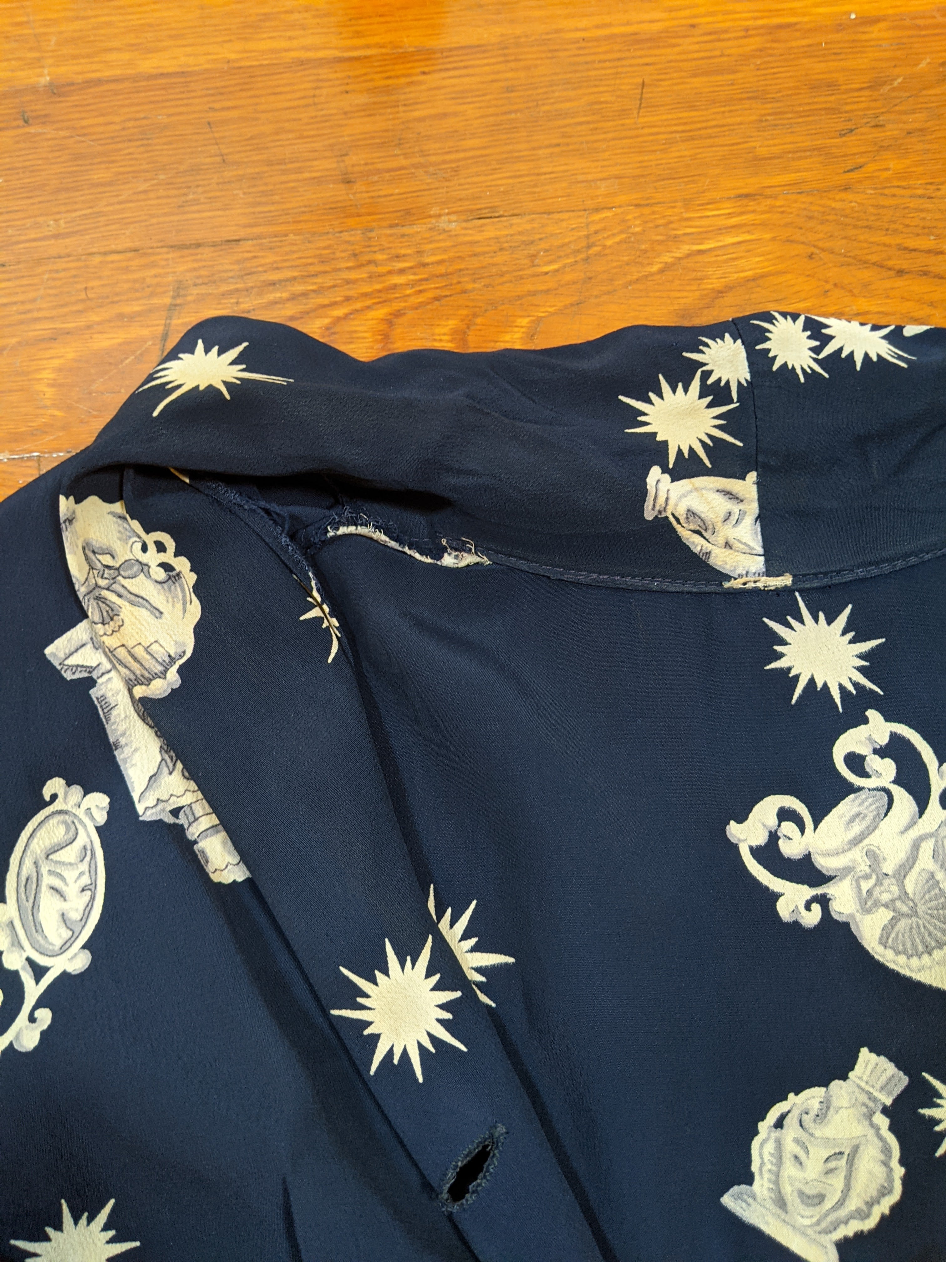 1940s Novelty Print Rayon Dress