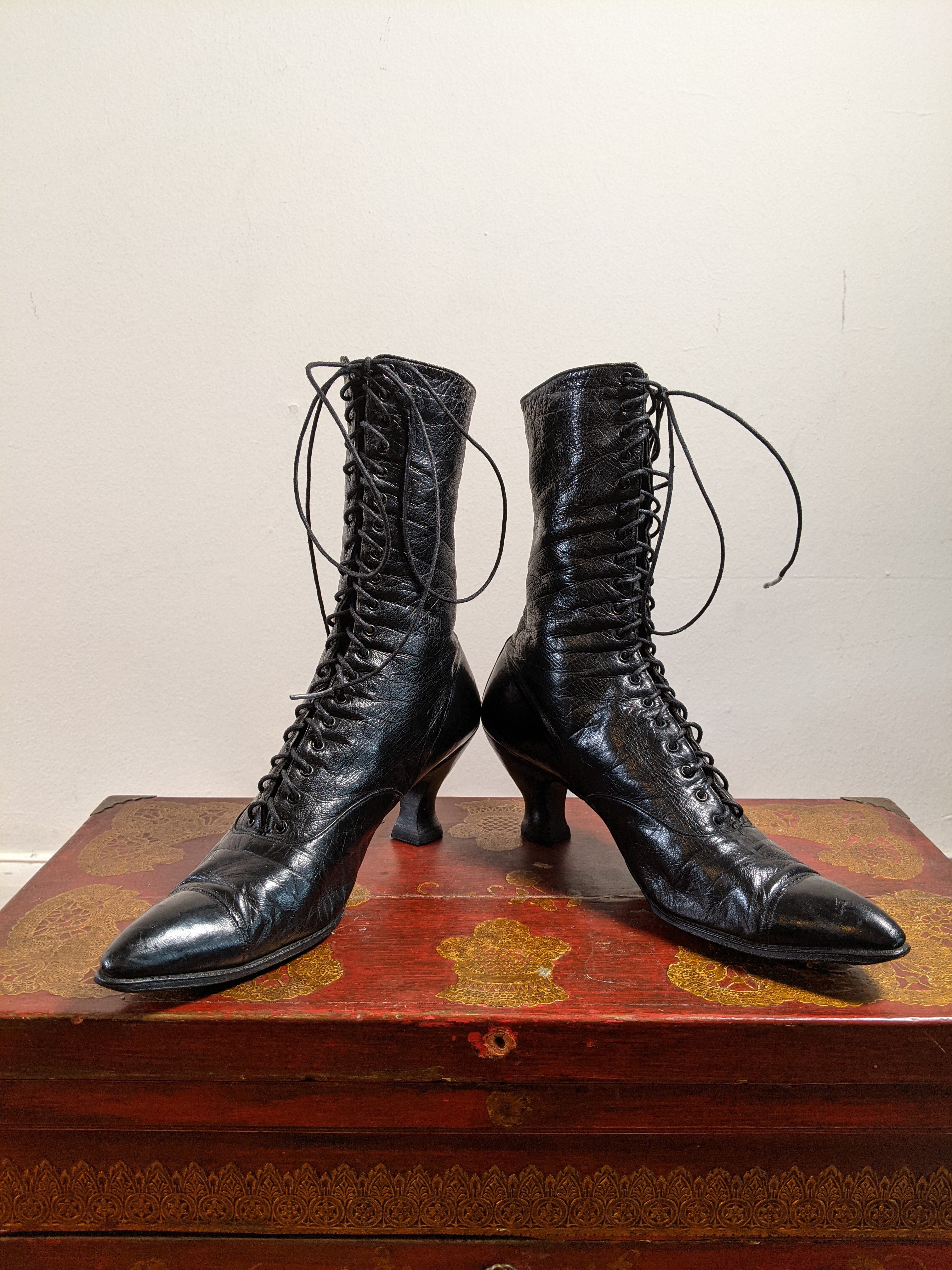 c. 1910s-1920s Black Lace Up Boots | Approx Sz 7