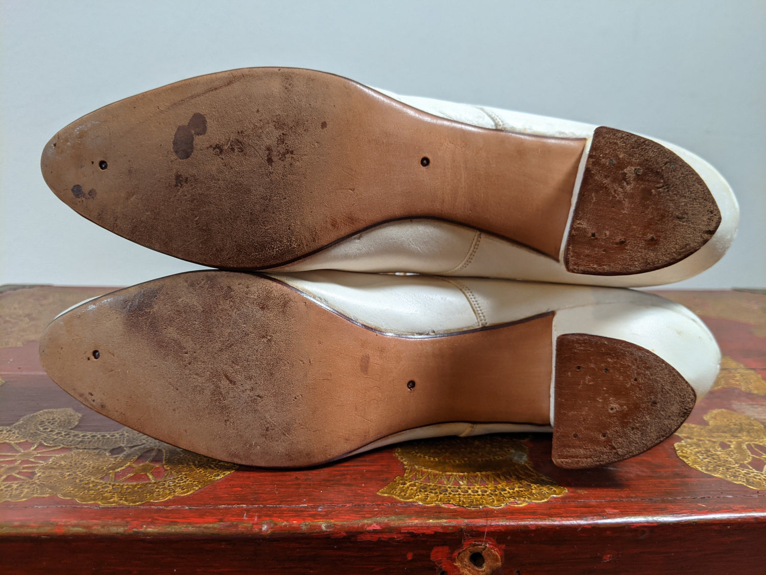 c. 1890s White Kid Leather Shoes | Approx Sz 4-5