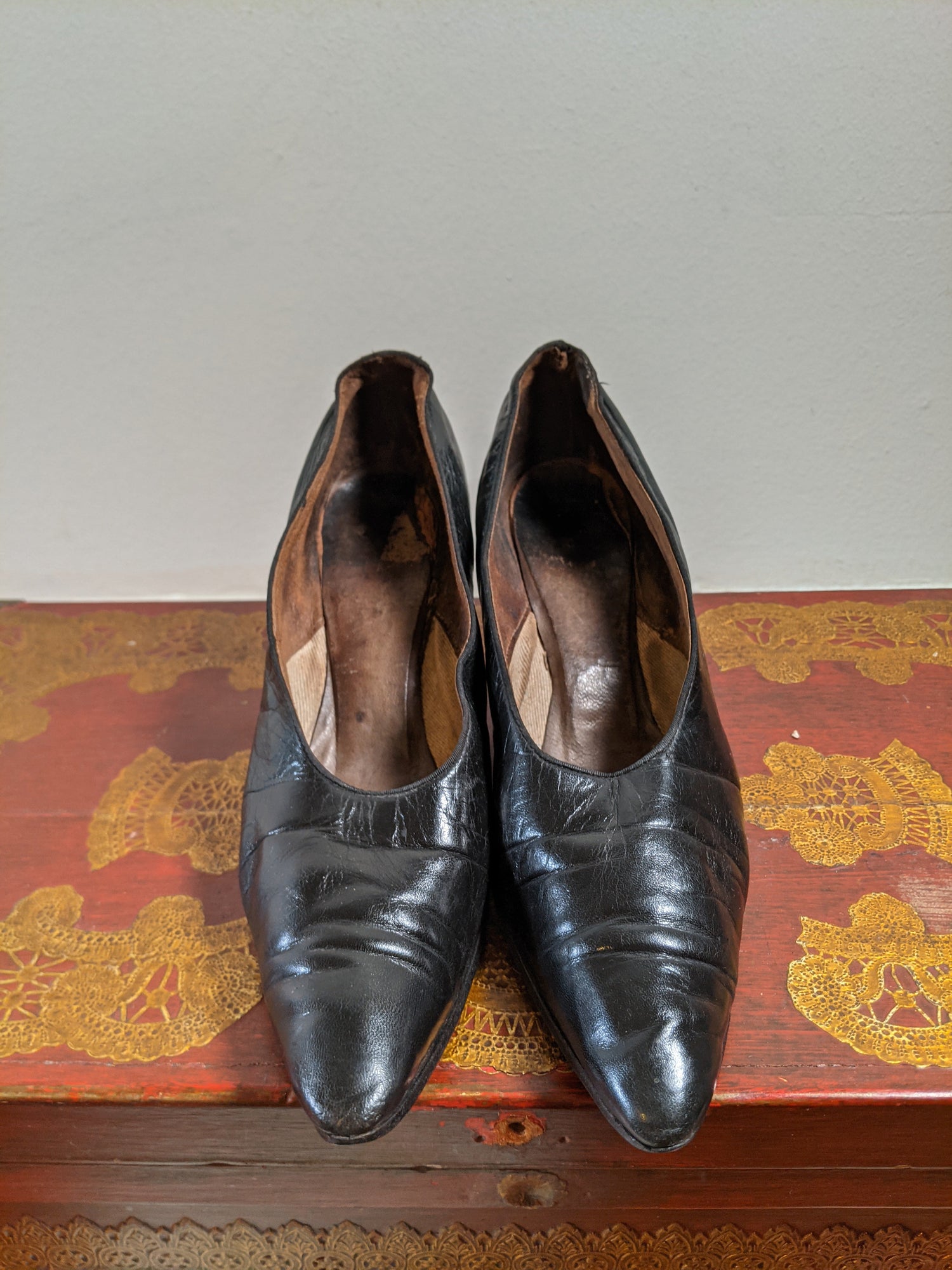 c. 1910s-1920s Black Leather Pumps | Approx Sz 8