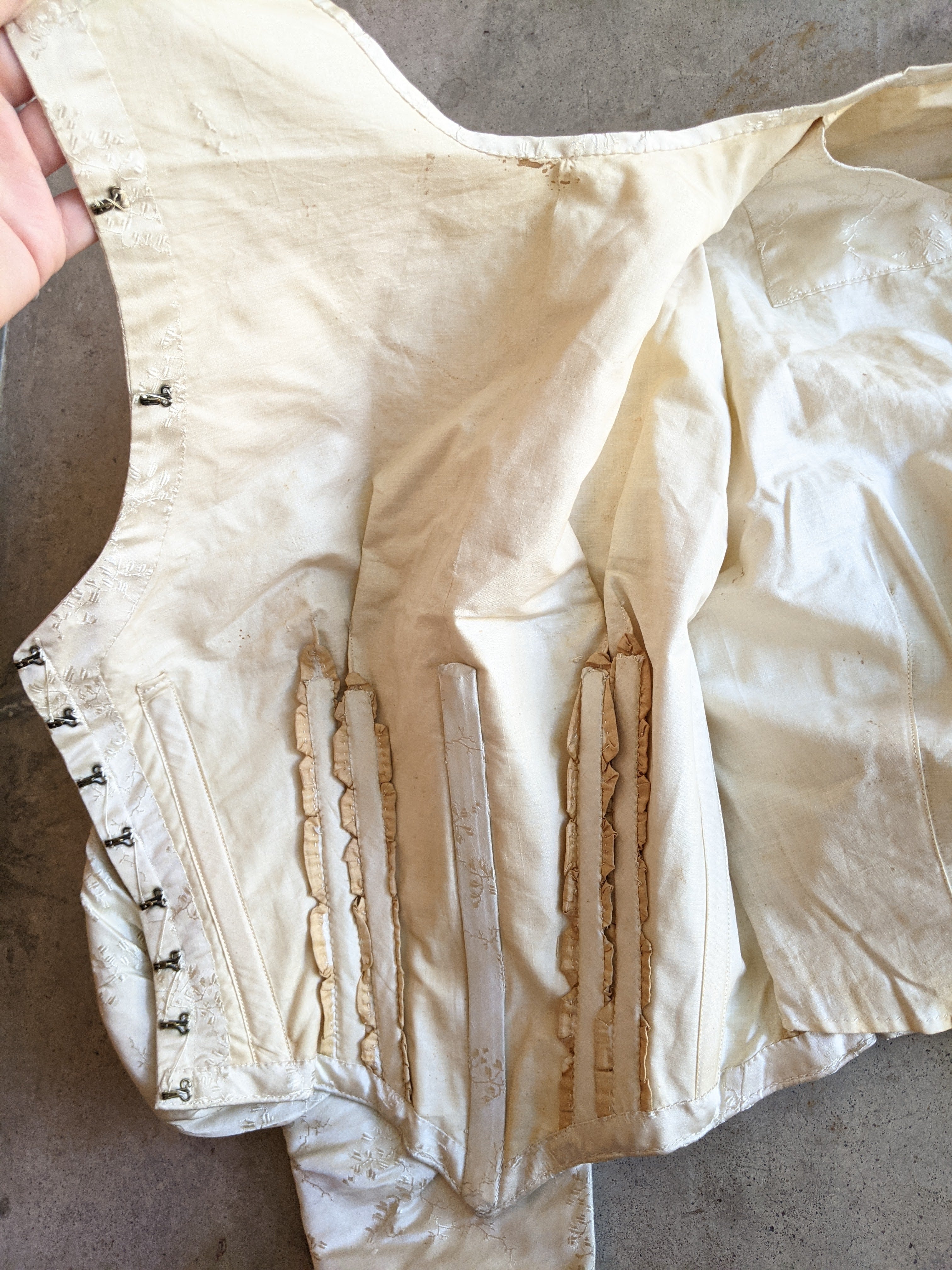 1890s Cream Silk Gigot Sleeve Bodice