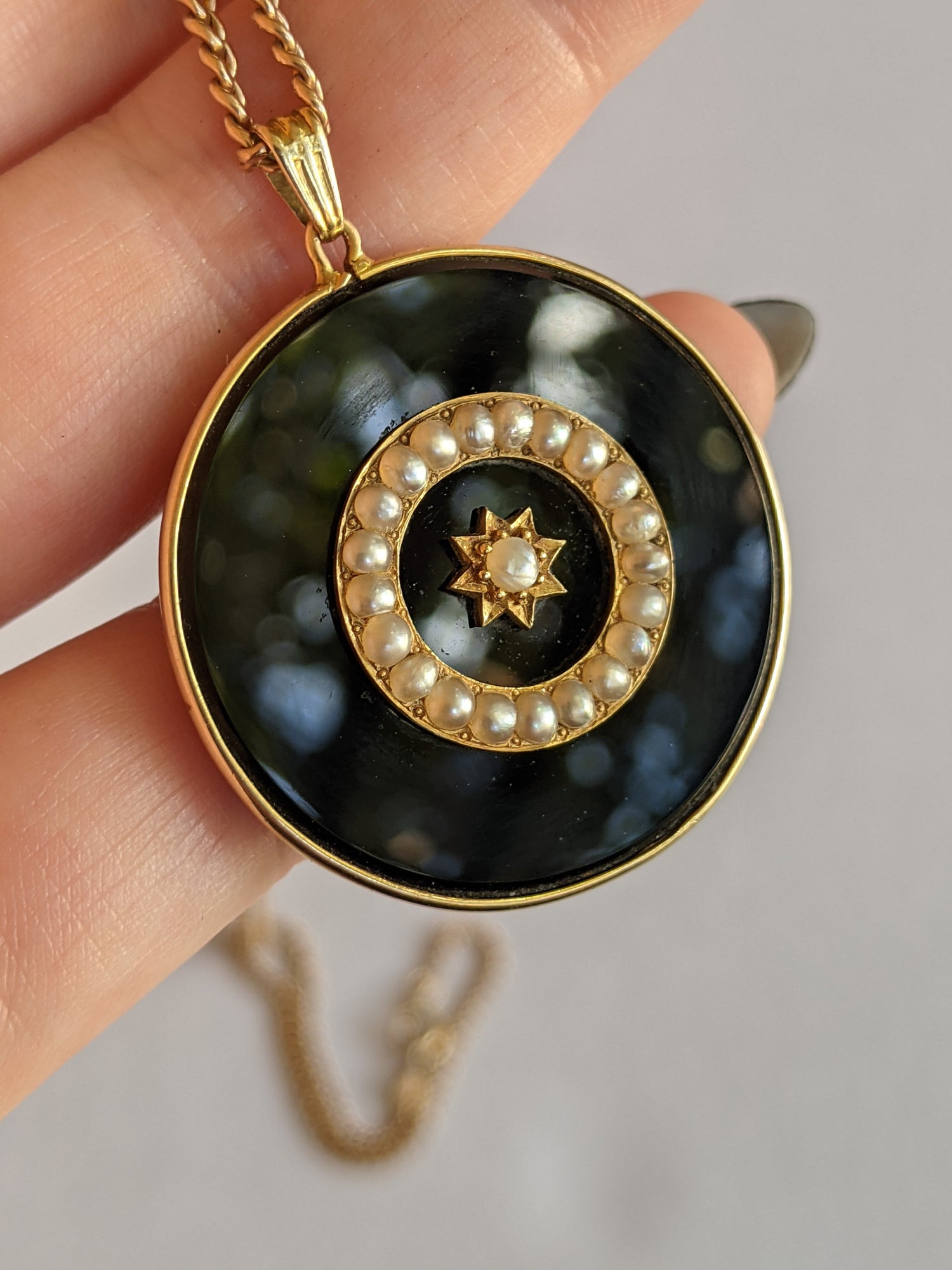 19th c. 14k Gold Onyx Star Pendant + Chain