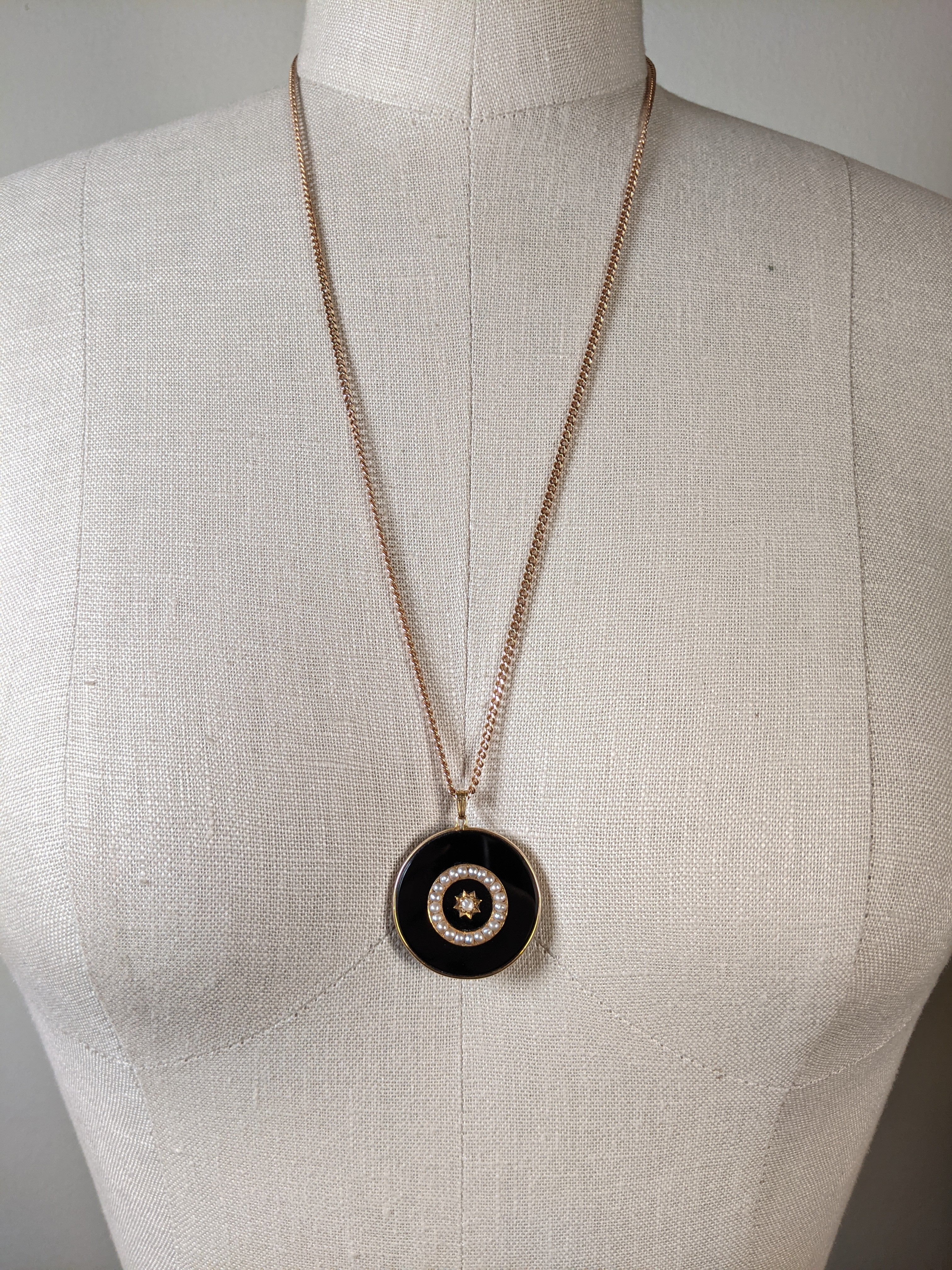 19th c. 14k Gold Onyx Star Pendant + Chain