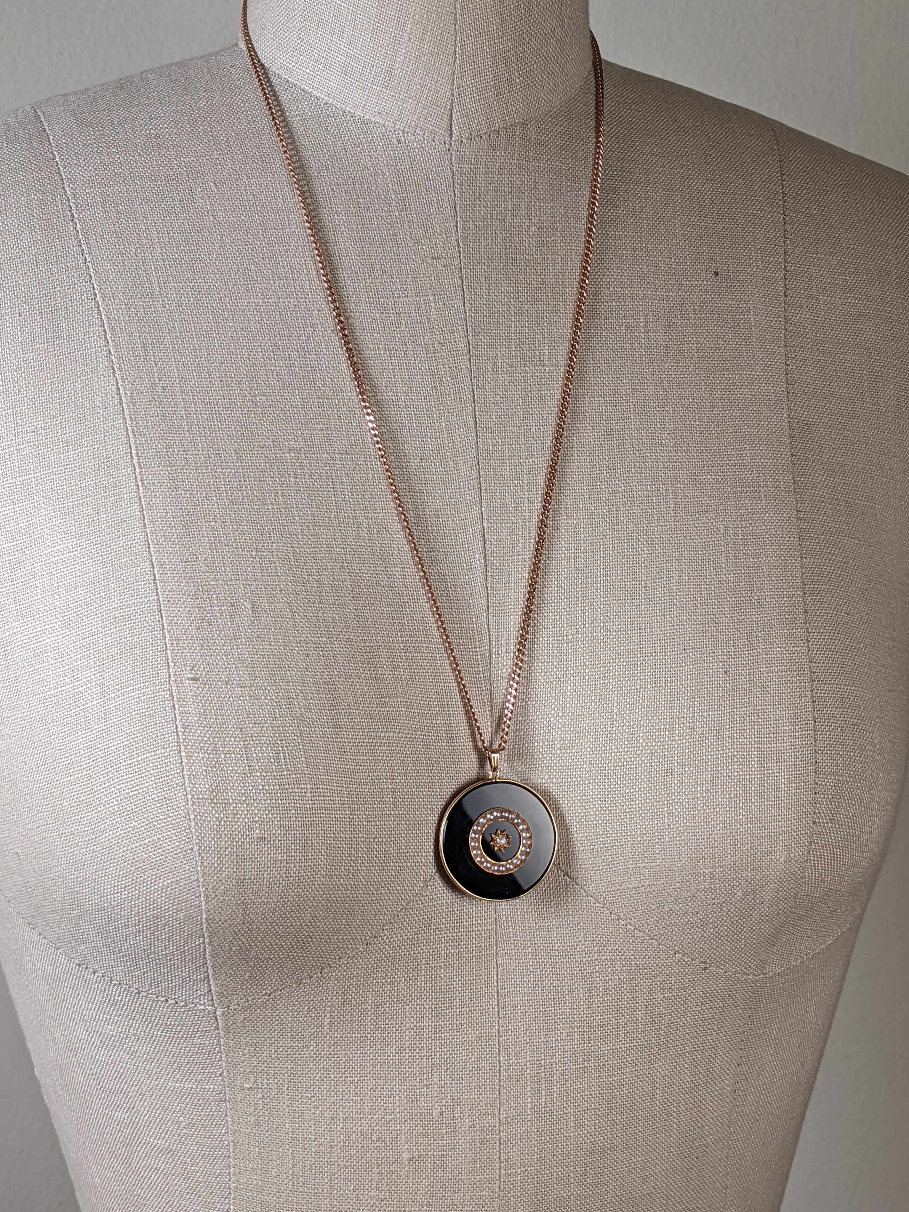 19th c. 14k Gold Onyx Star Pendant + Chain